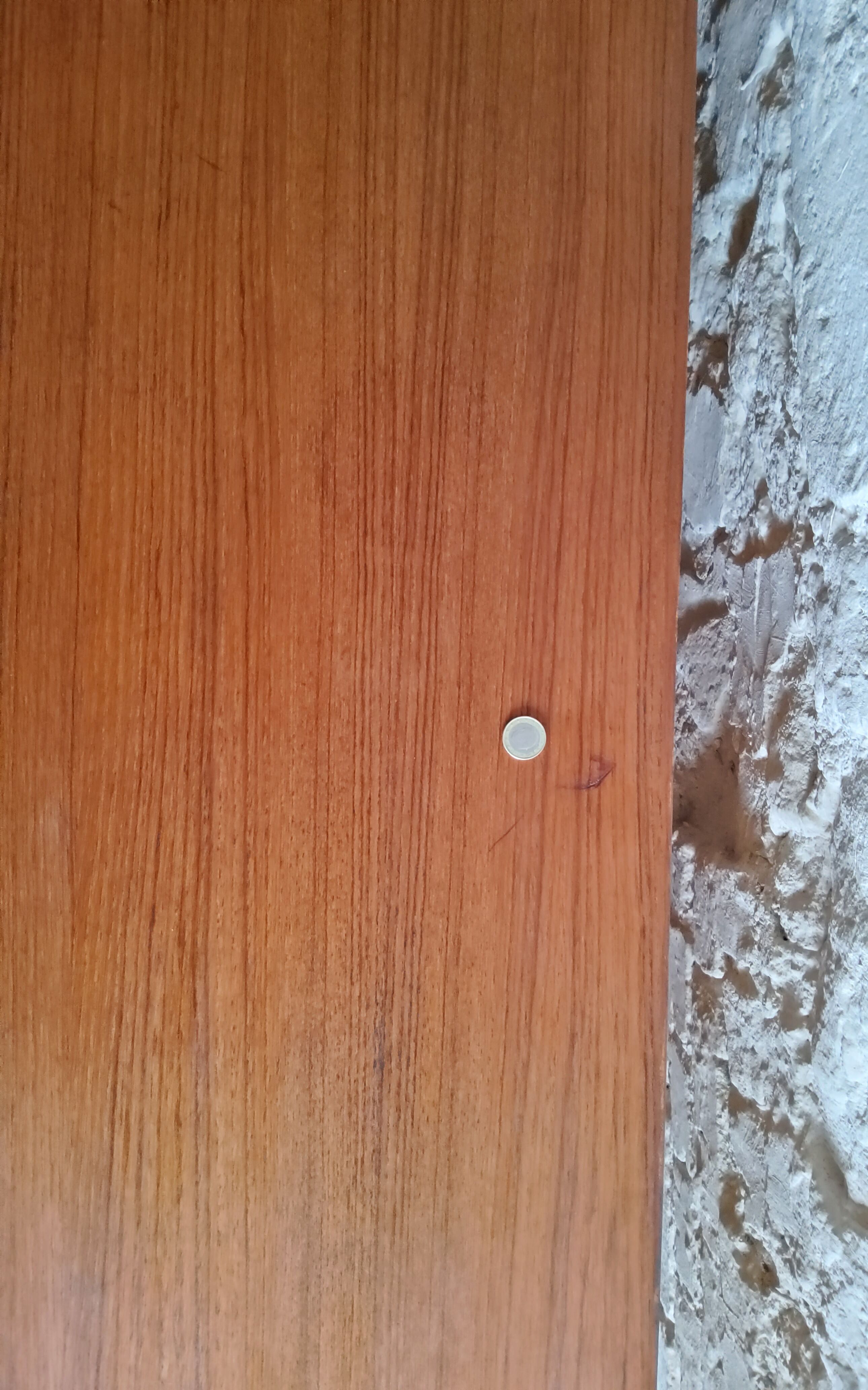 Vintage row with sliding doors and ceramic decoration