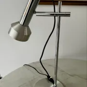 Very nice vintage 1970 articulated table lamp in good condition.