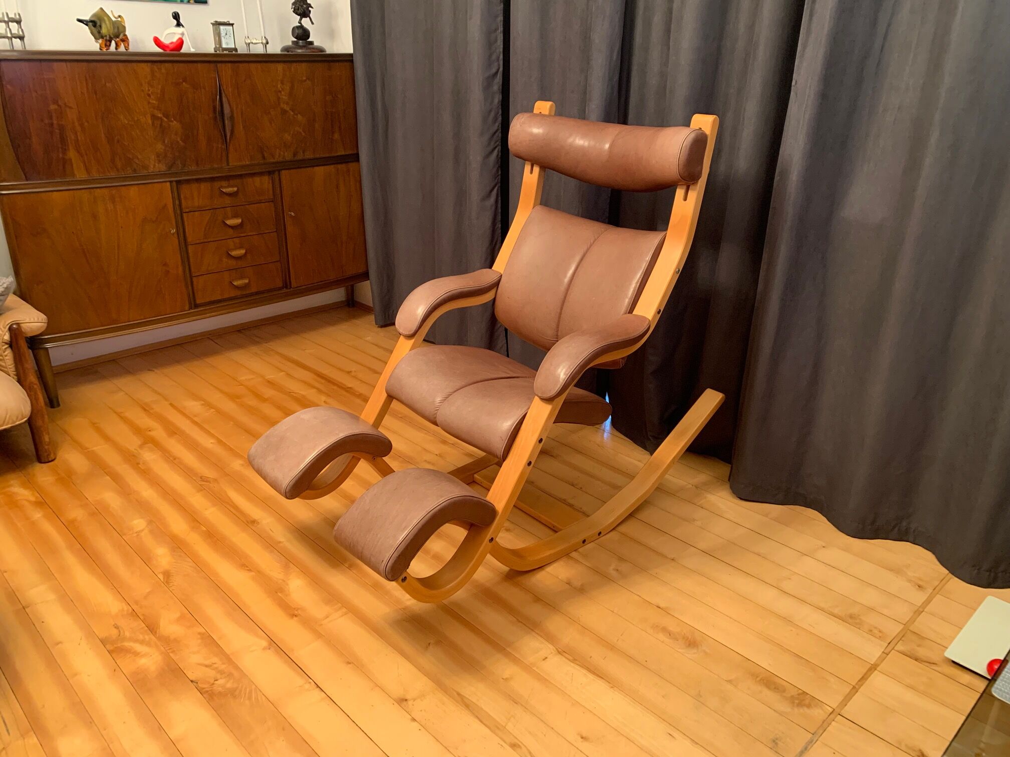 Armchair, project Peter Opsvik, Stokke Gravity Balance, lazy 80.
