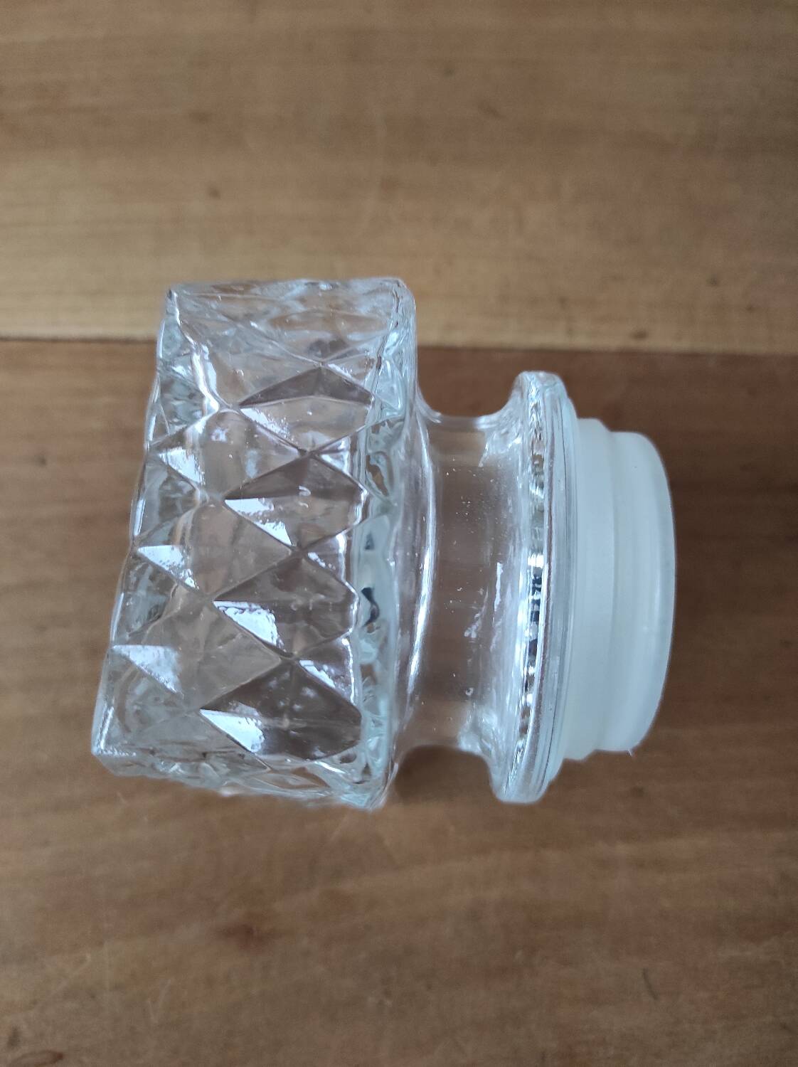 Glass whiskey decanter