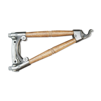 Porte manteau patère pivotante