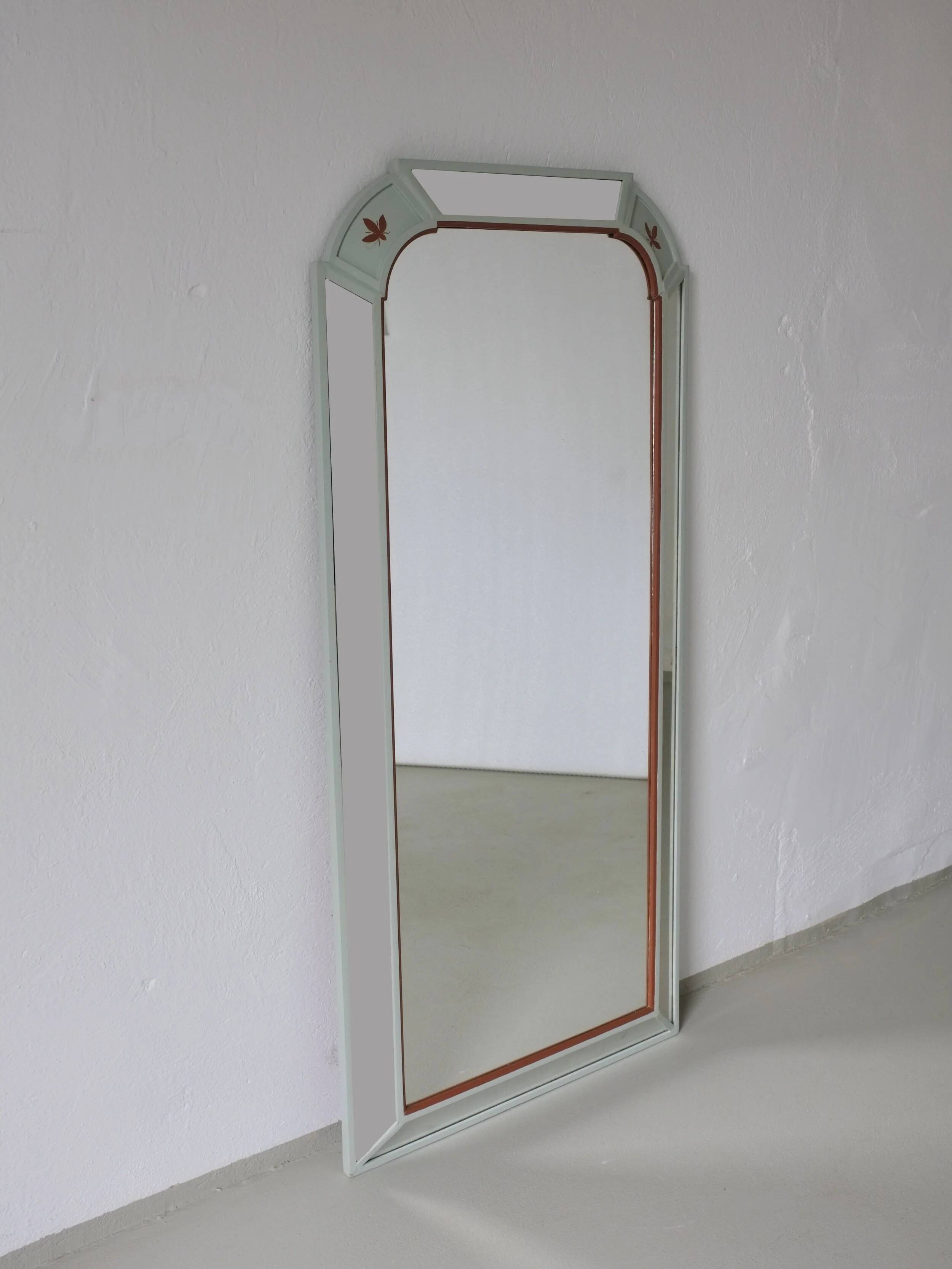 Commode suédoise peinte avec miroir | Années 1940
