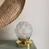 Lampe à poser globe verre dépoli faceté
