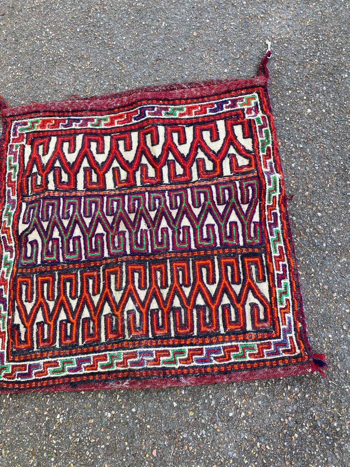 Persian Khorjin Kilim rug, hand-woven wool pouch, 75x75cm.
