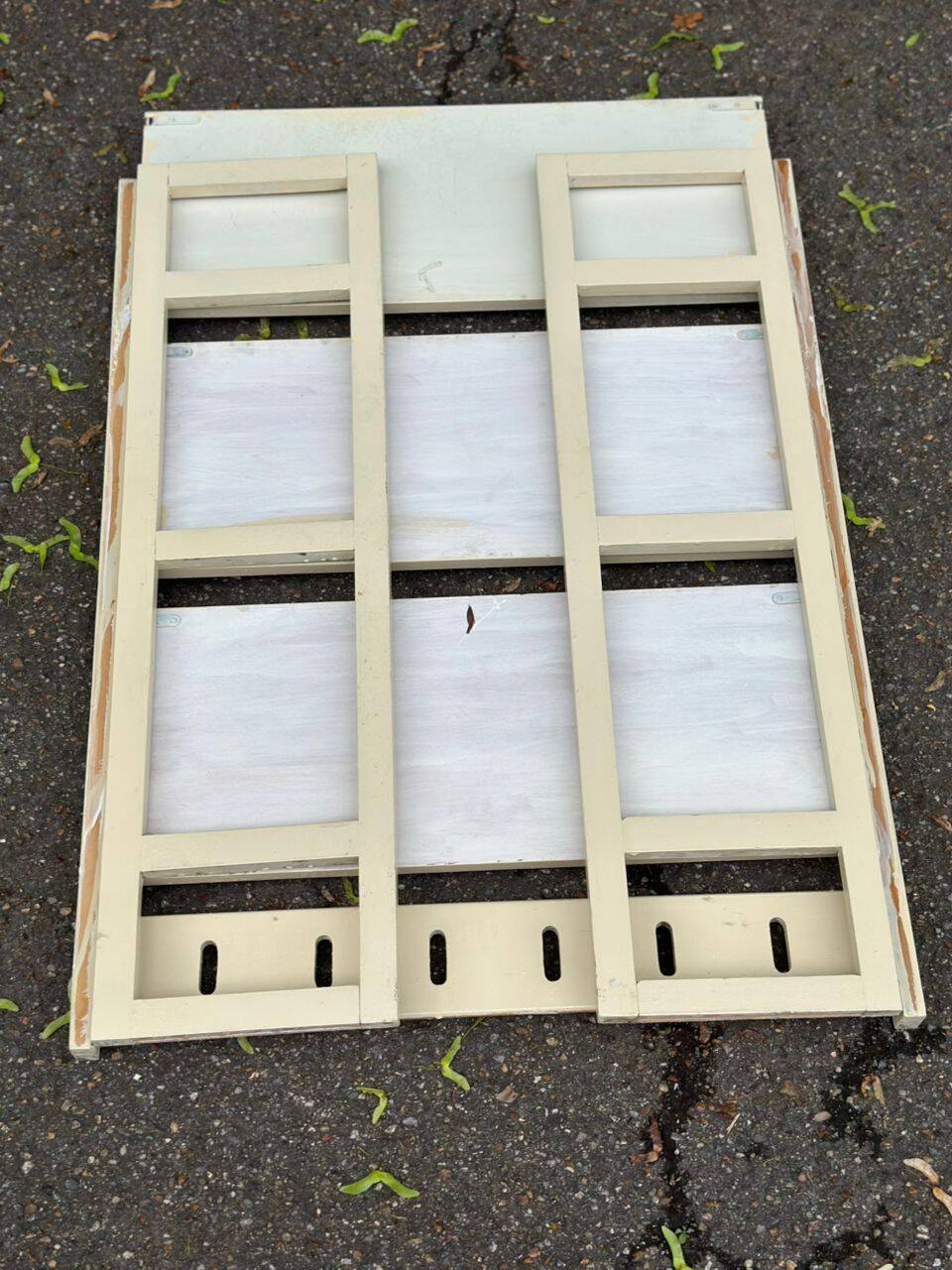 Vintage foldable wooden shelf from the 1980s.