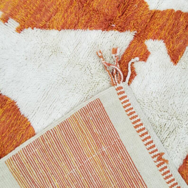 Beautiful Moroccan Berber rug 250cmx300cm