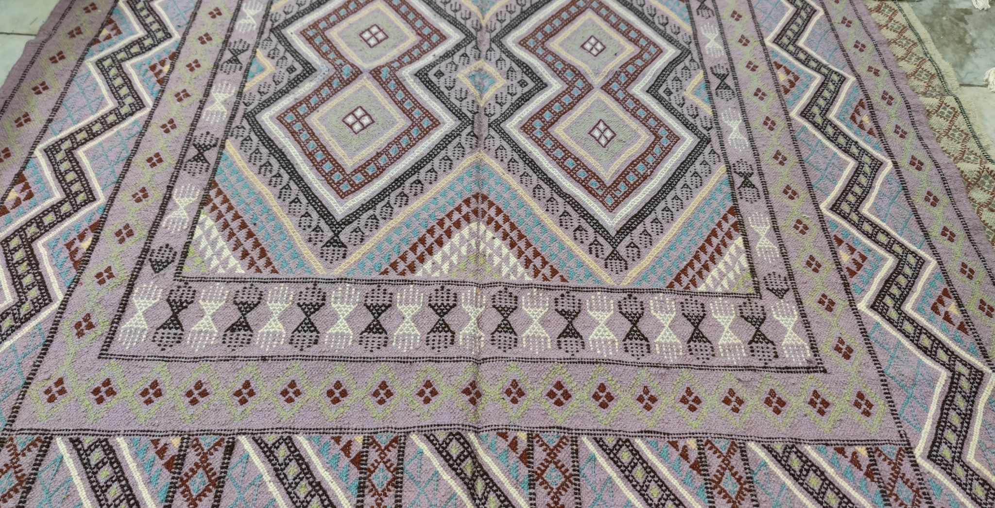 Tapis margoum fait main en laine naturelle