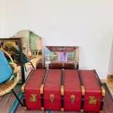 Coffre de voyage ancien en cuir bordeaux