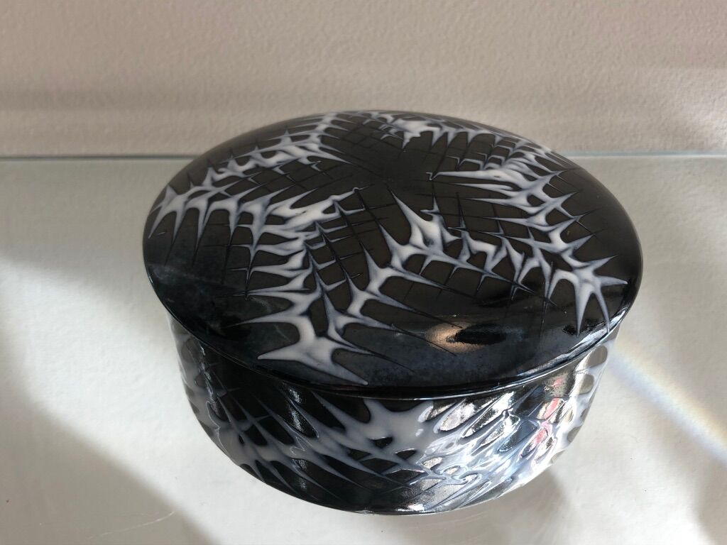 Ceramic box with its lid