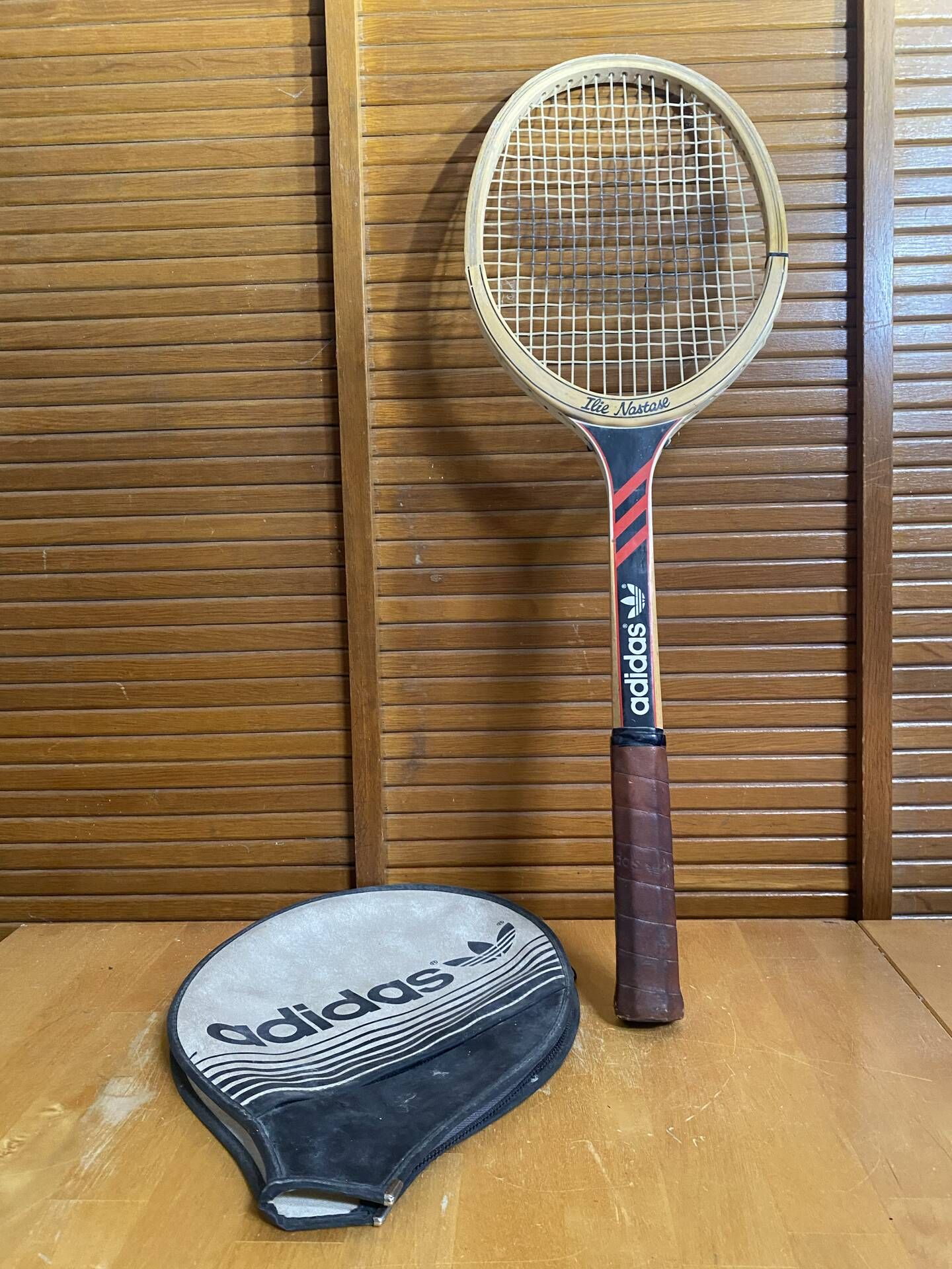 Raquette Tennis Ancienne ADIDAS Ilie Nostase Bois Sport + Housse Vinta