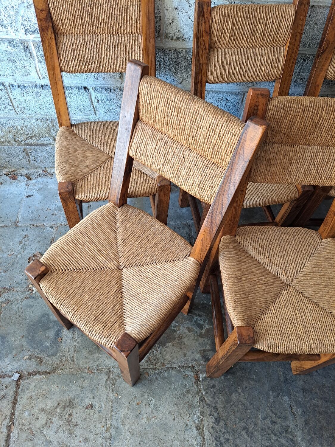 6 chaises en noyer et paillées