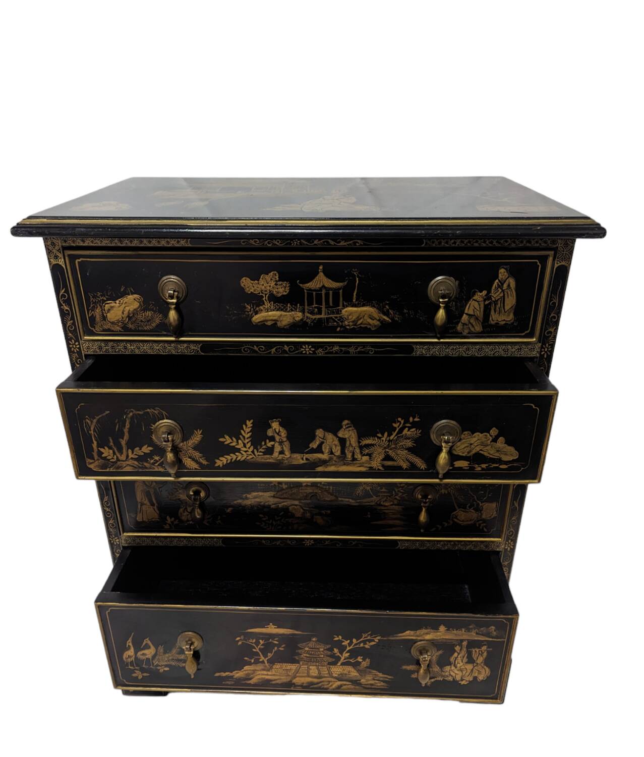 Asian chest of drawers in Chinese lacquer