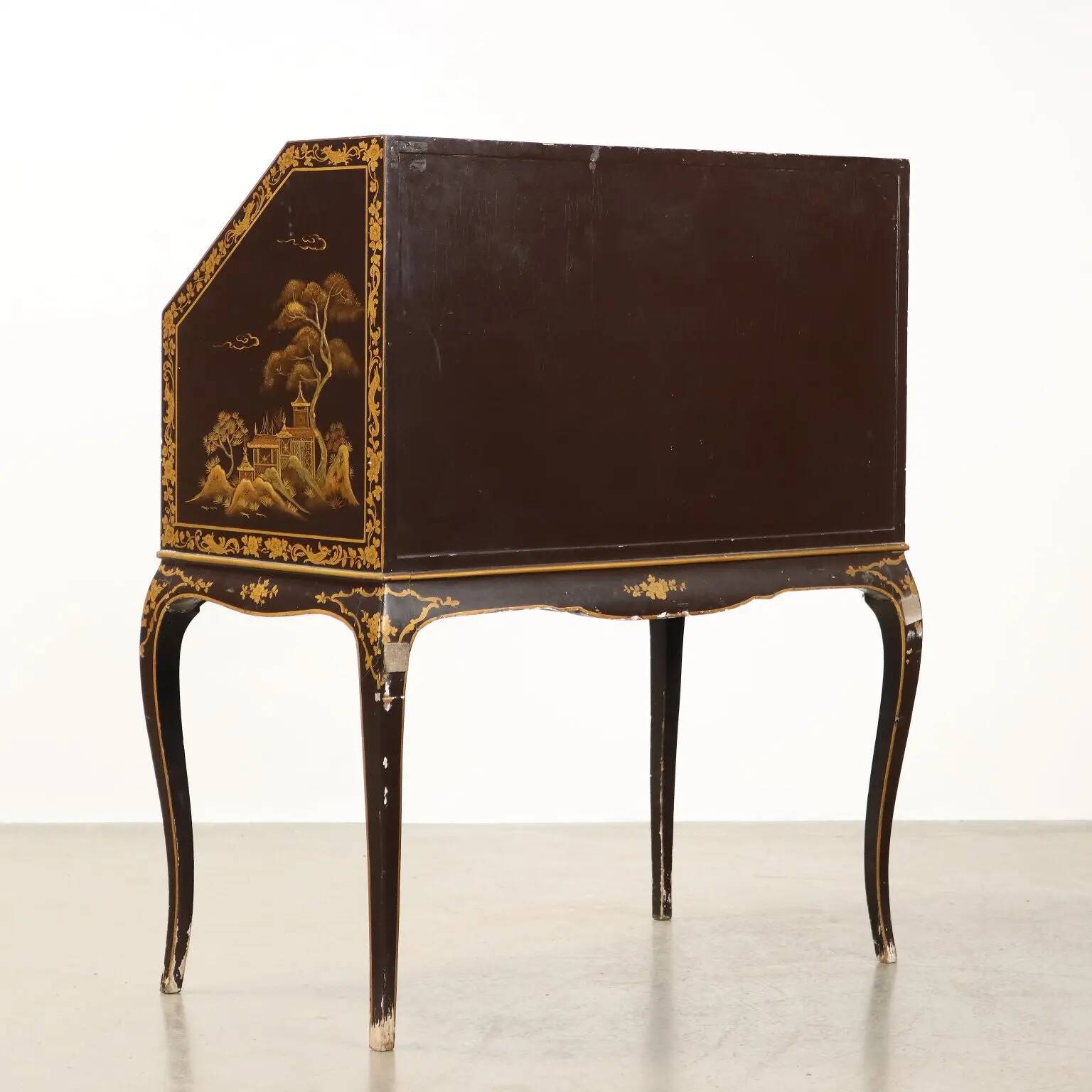 Antique Chinese-style walnut drop-leaf secretary cabinet, Italy, 20th century.