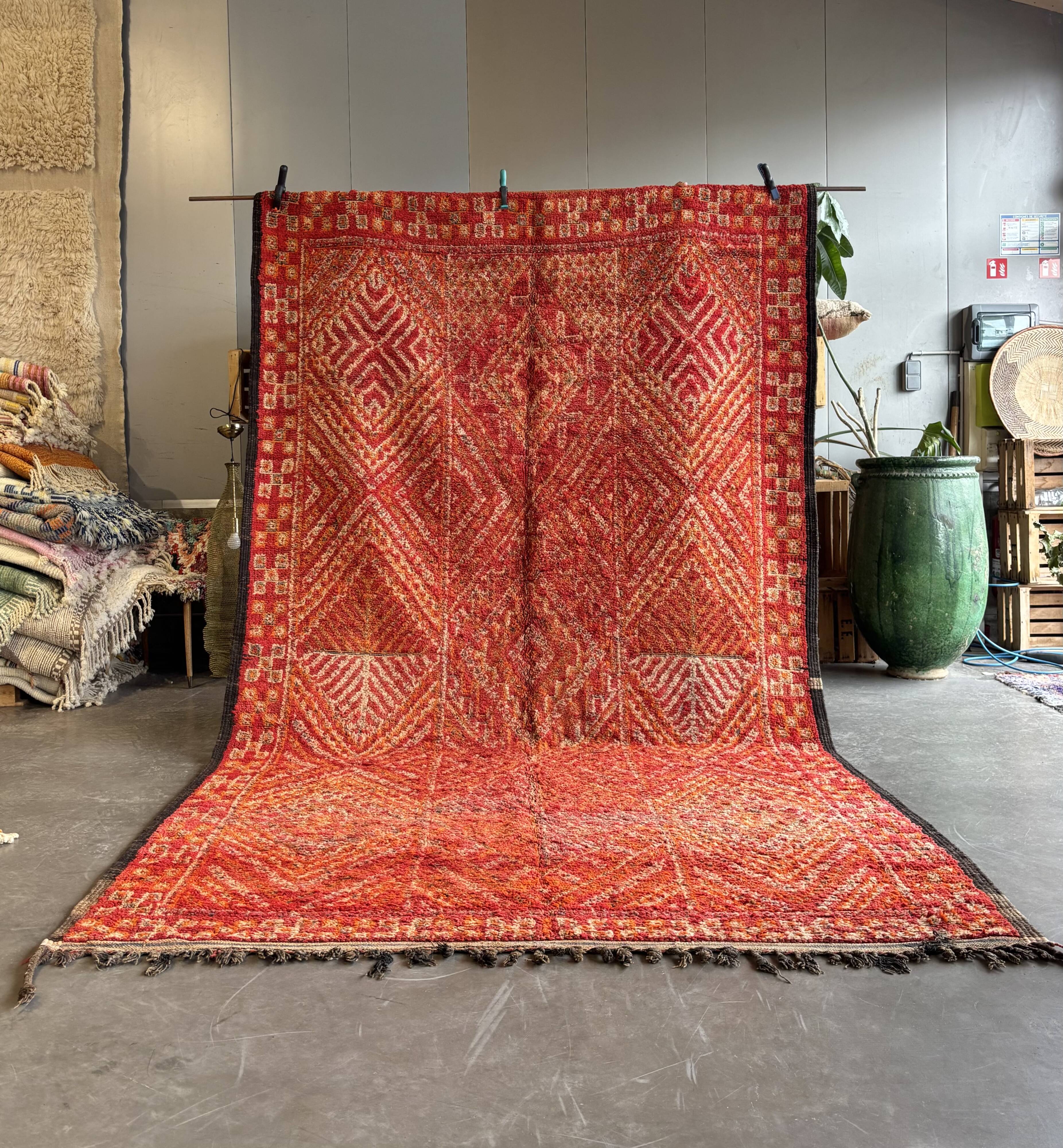 Hemra - Moroccan Berber carpet from the Rhamana region