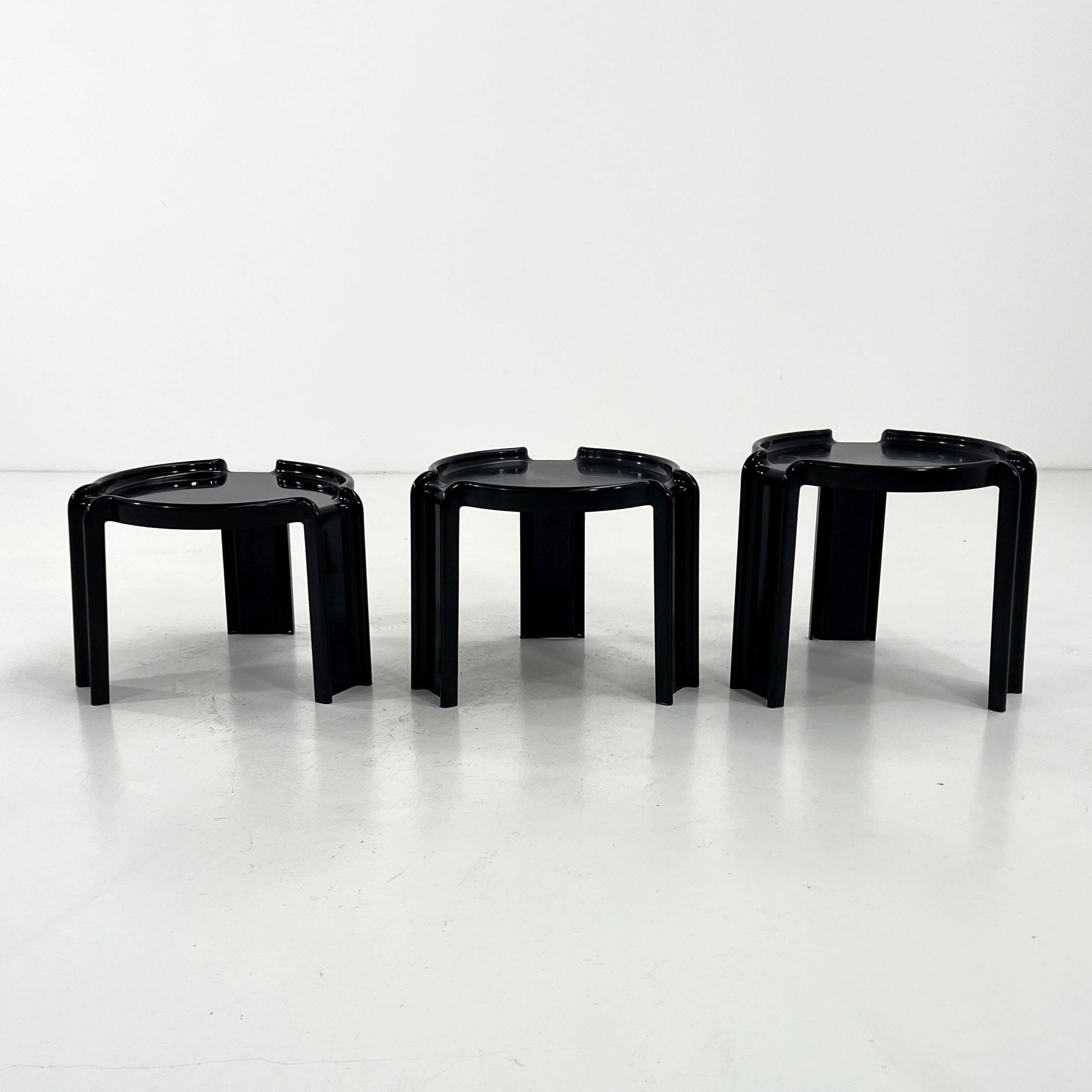 3 tables gigognes par Giotto Stoppino pour Kartell, 1970