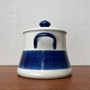 Grand terrine Swedish mid-century pot lid Koka Blue Bla by Hertha Bengtson for Rörstrand, 1950s