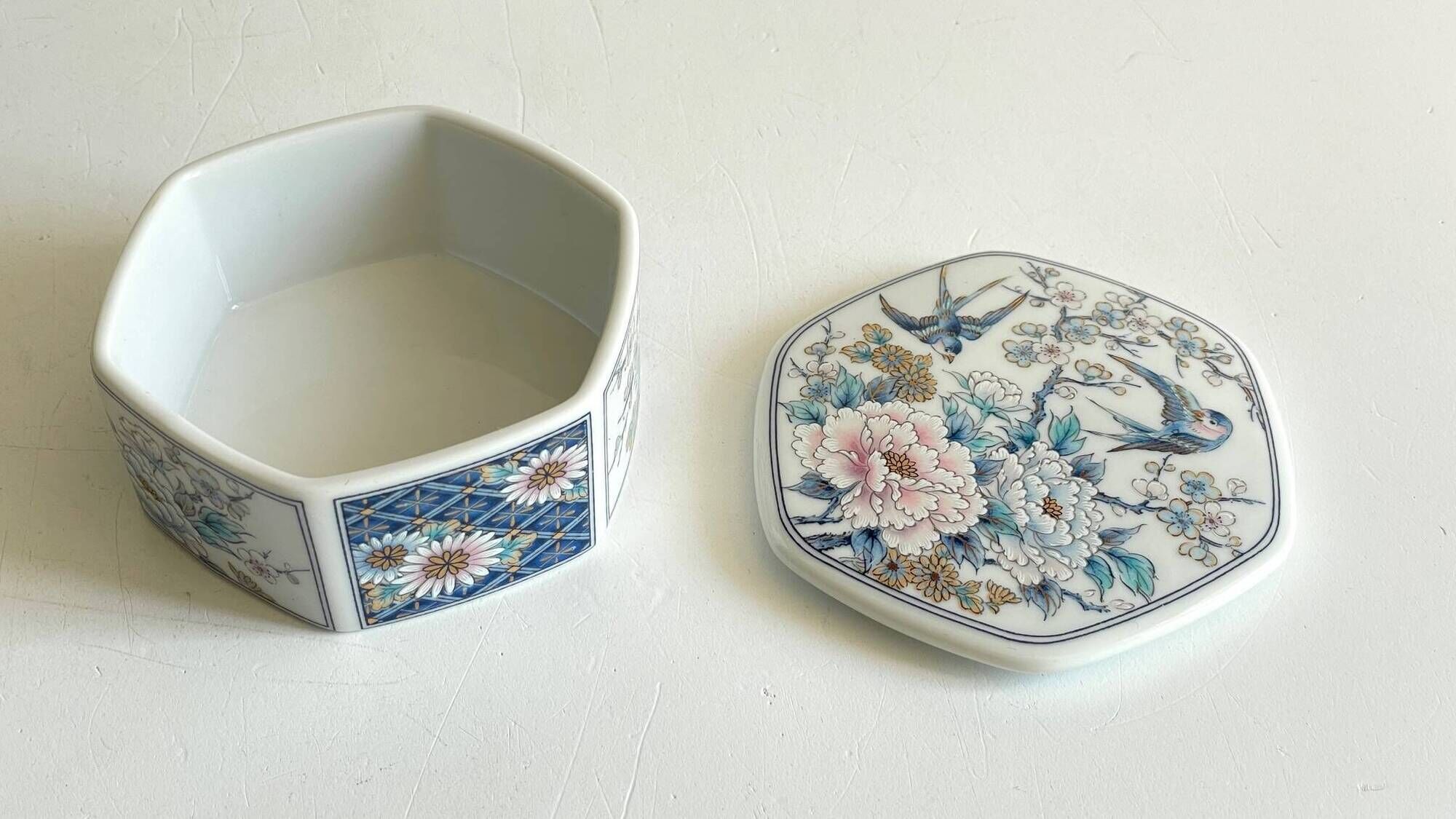Ashtray porcelain japan