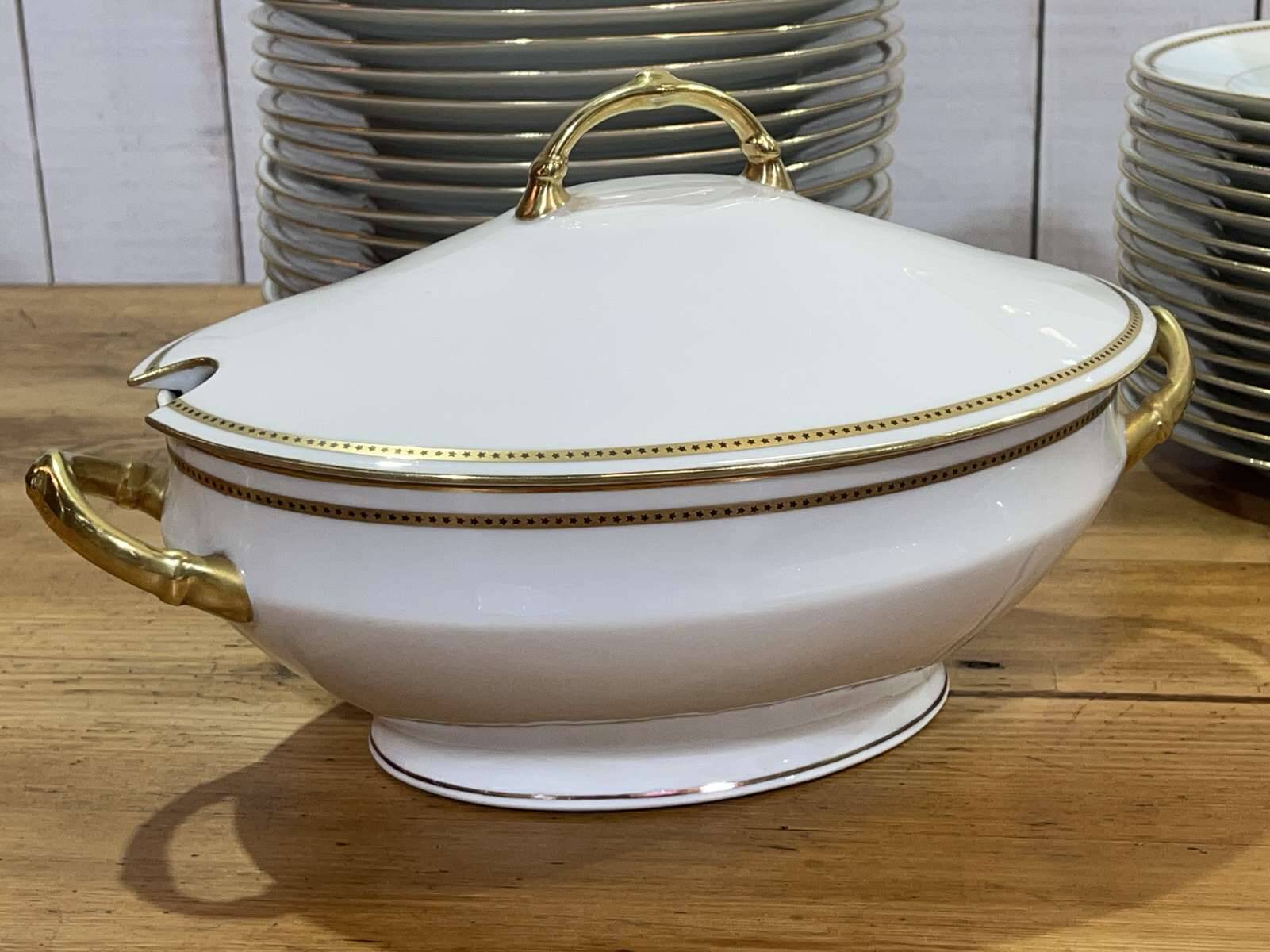 Service en porcelaine de Limoges - 107 pièces - années 1960