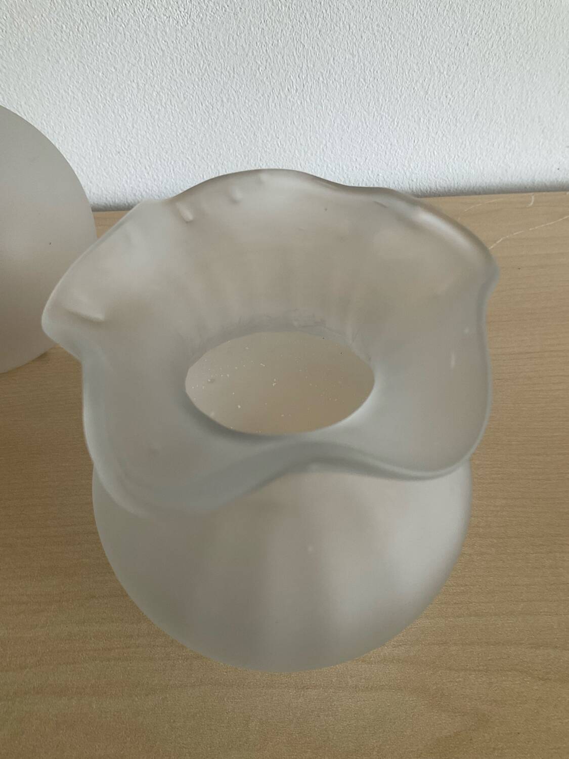 Set of 4 vintage frosted glass vases