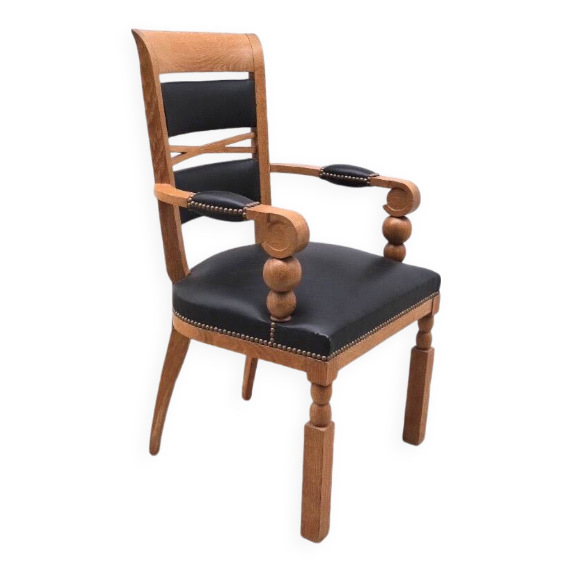 Neo-Basque style armchair by Benjamin GOMEZ in solid oak and leather, 1940