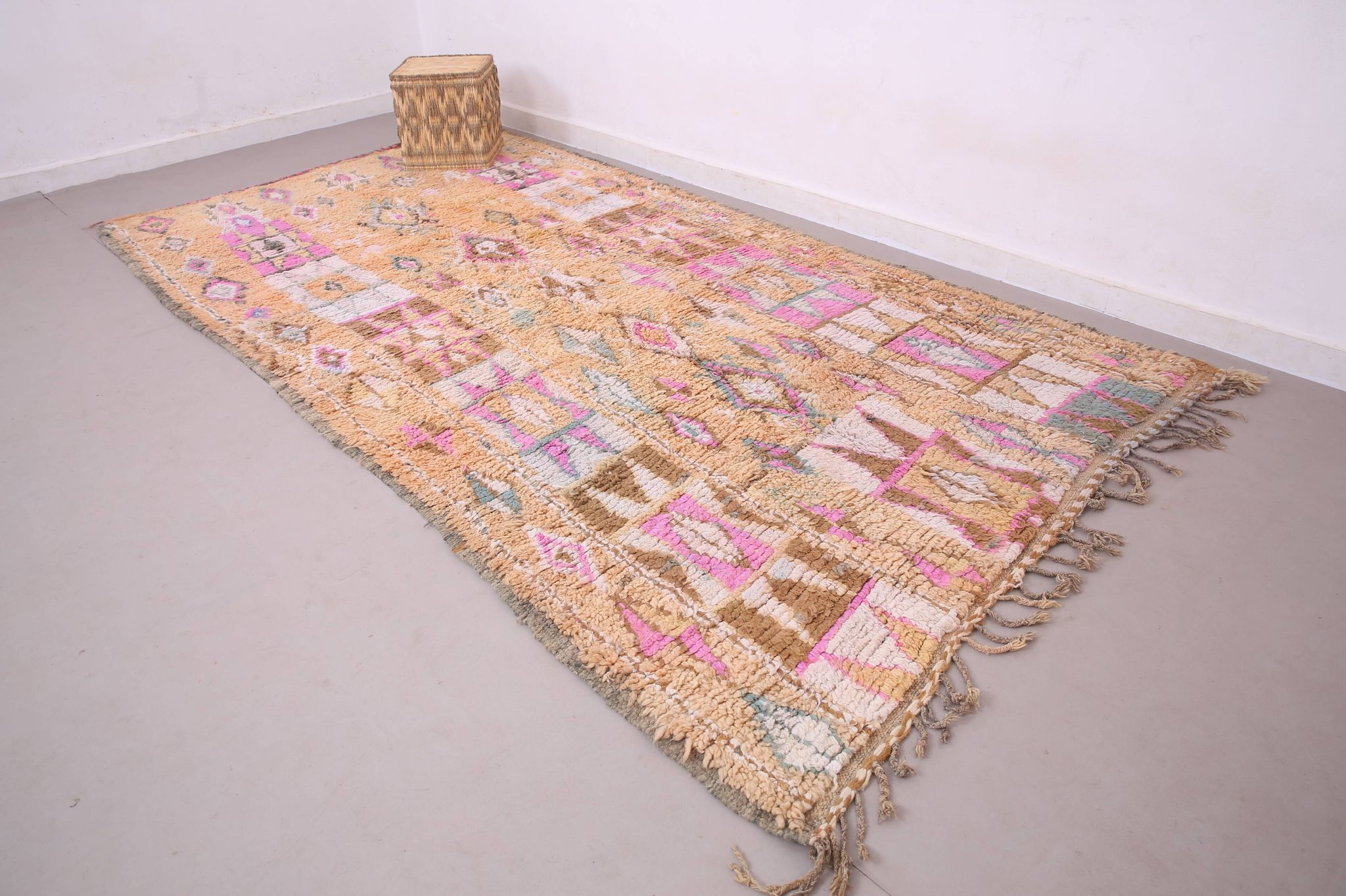 Peach Vintage Moroccan Rug 182 x 348 cm - Berber Wool Rug For Living Room