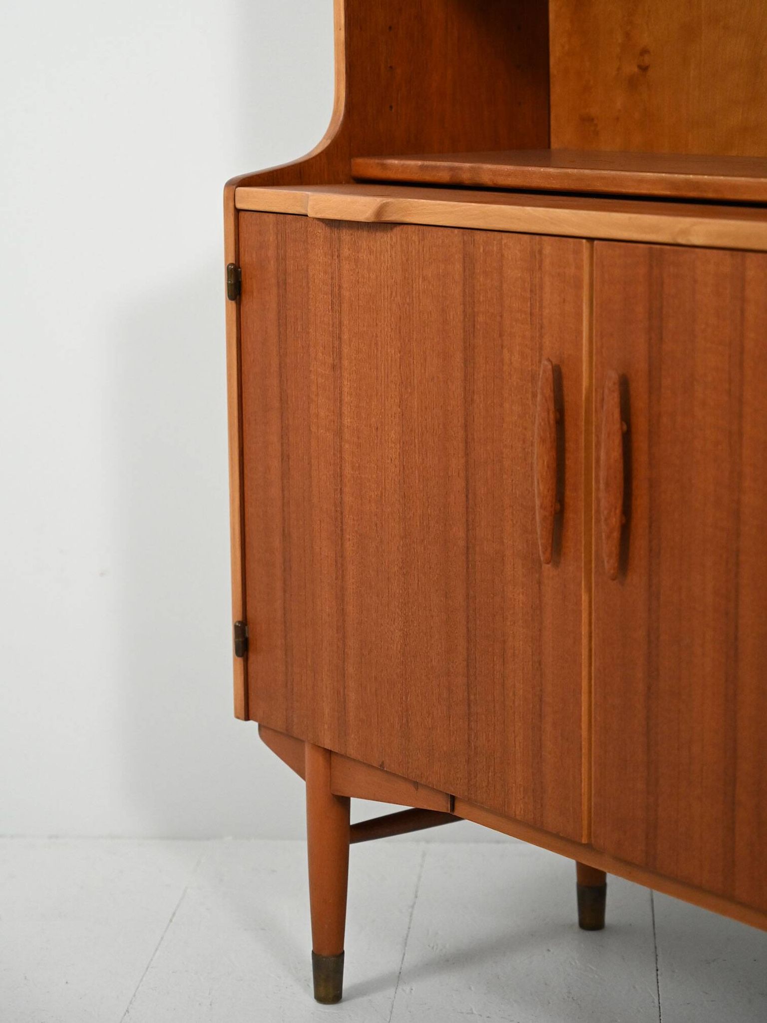 Bibliothèque en teck Hugo Troeds avec bureau escamotable