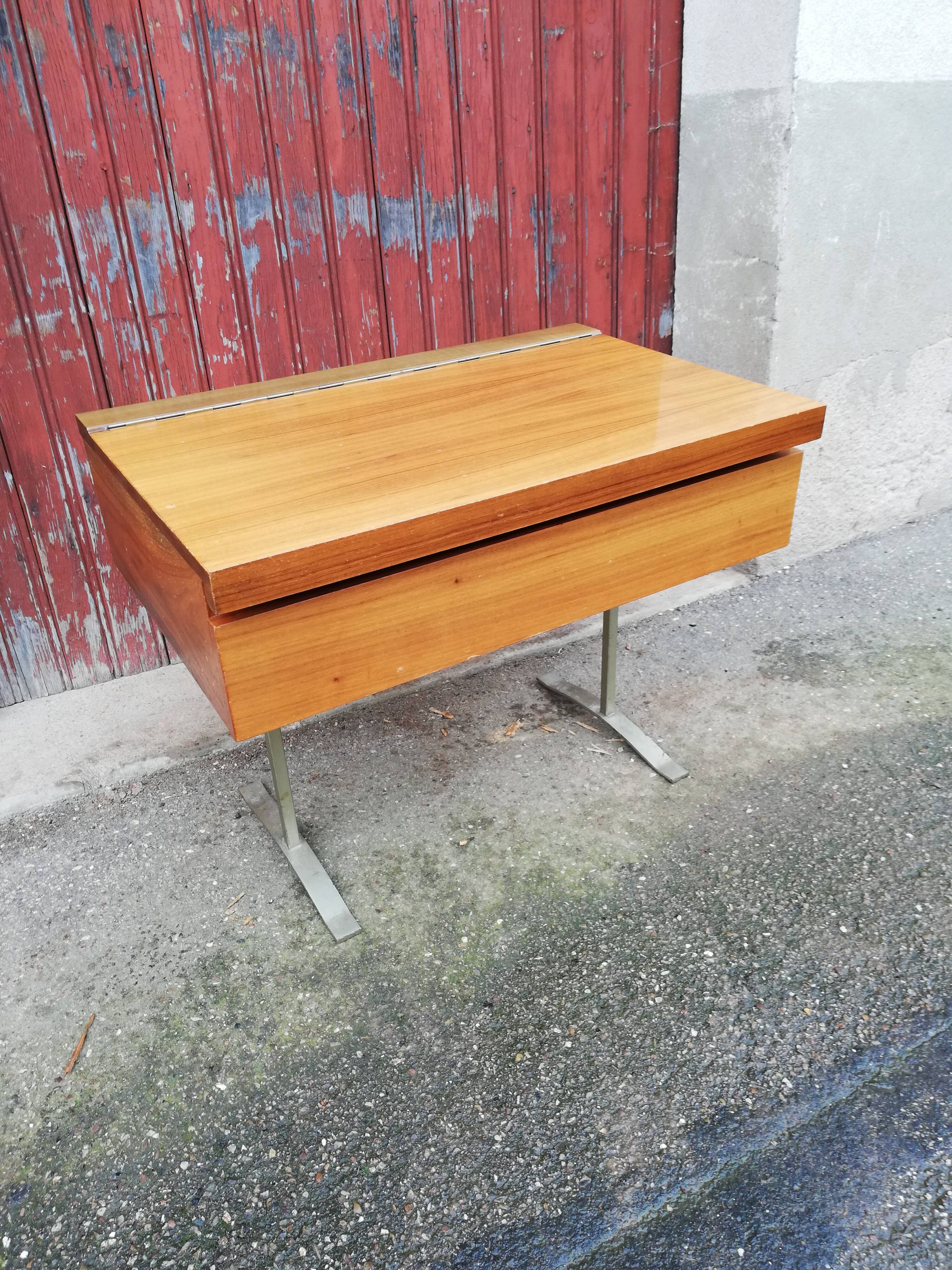 Coiffeuse vintage pieds métalliques