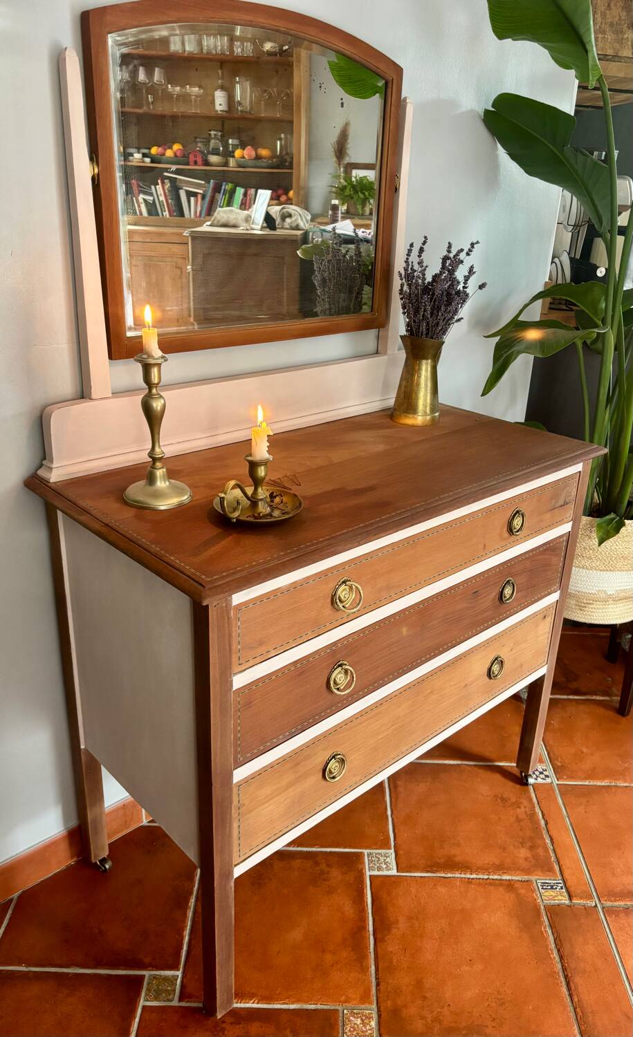 Commode ancienne française en merisier avec miroir – restaurée et peinte