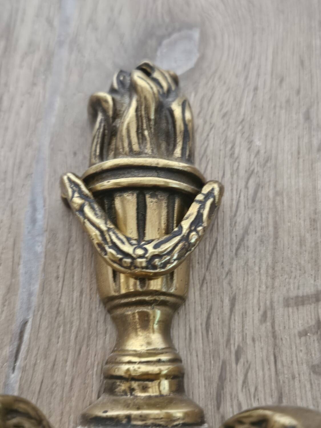 Rocaille style bronze wall lamp