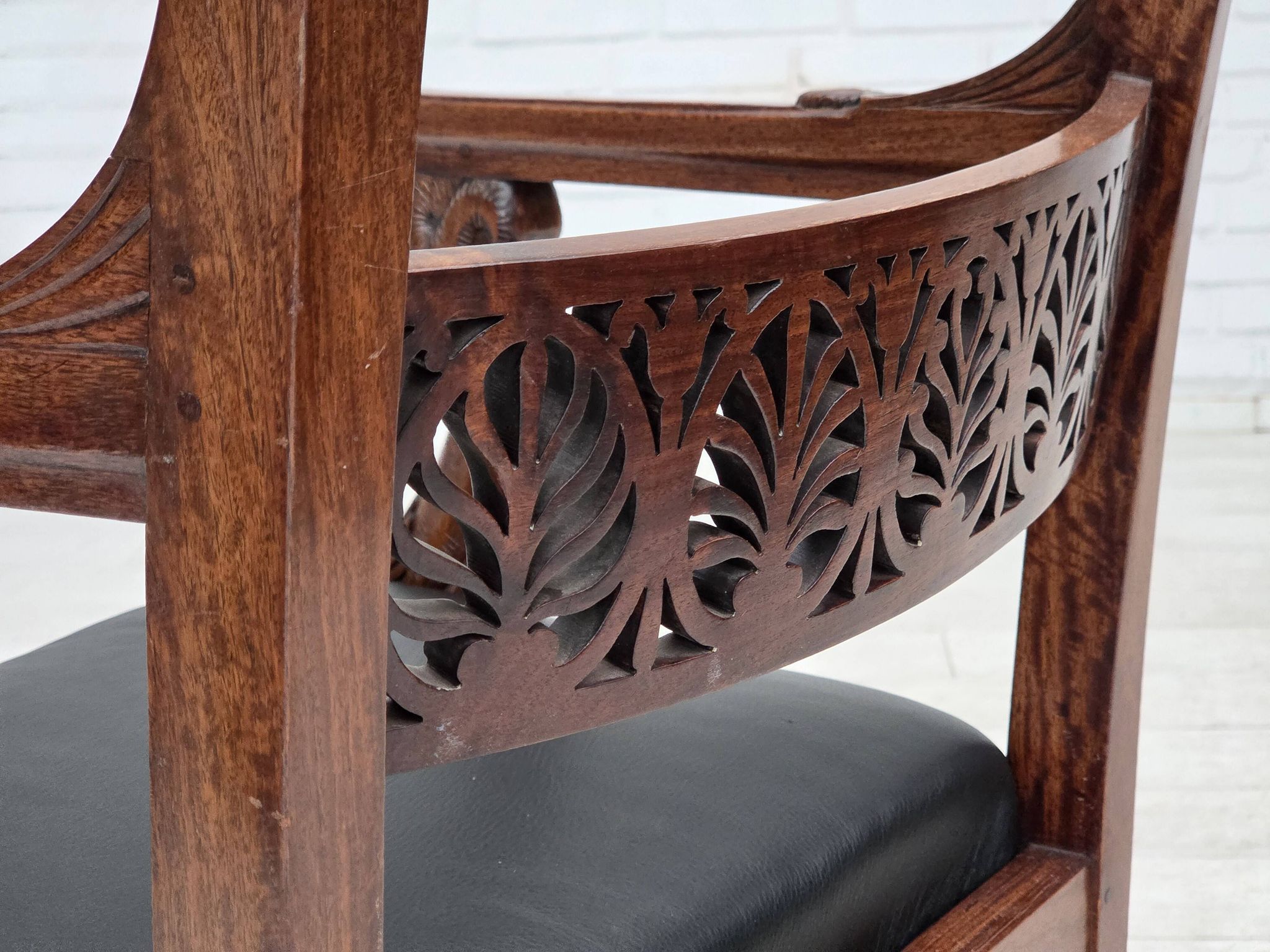1920-30s, set of 2 armchairs, design after Georges Jacob, carved teak wood.