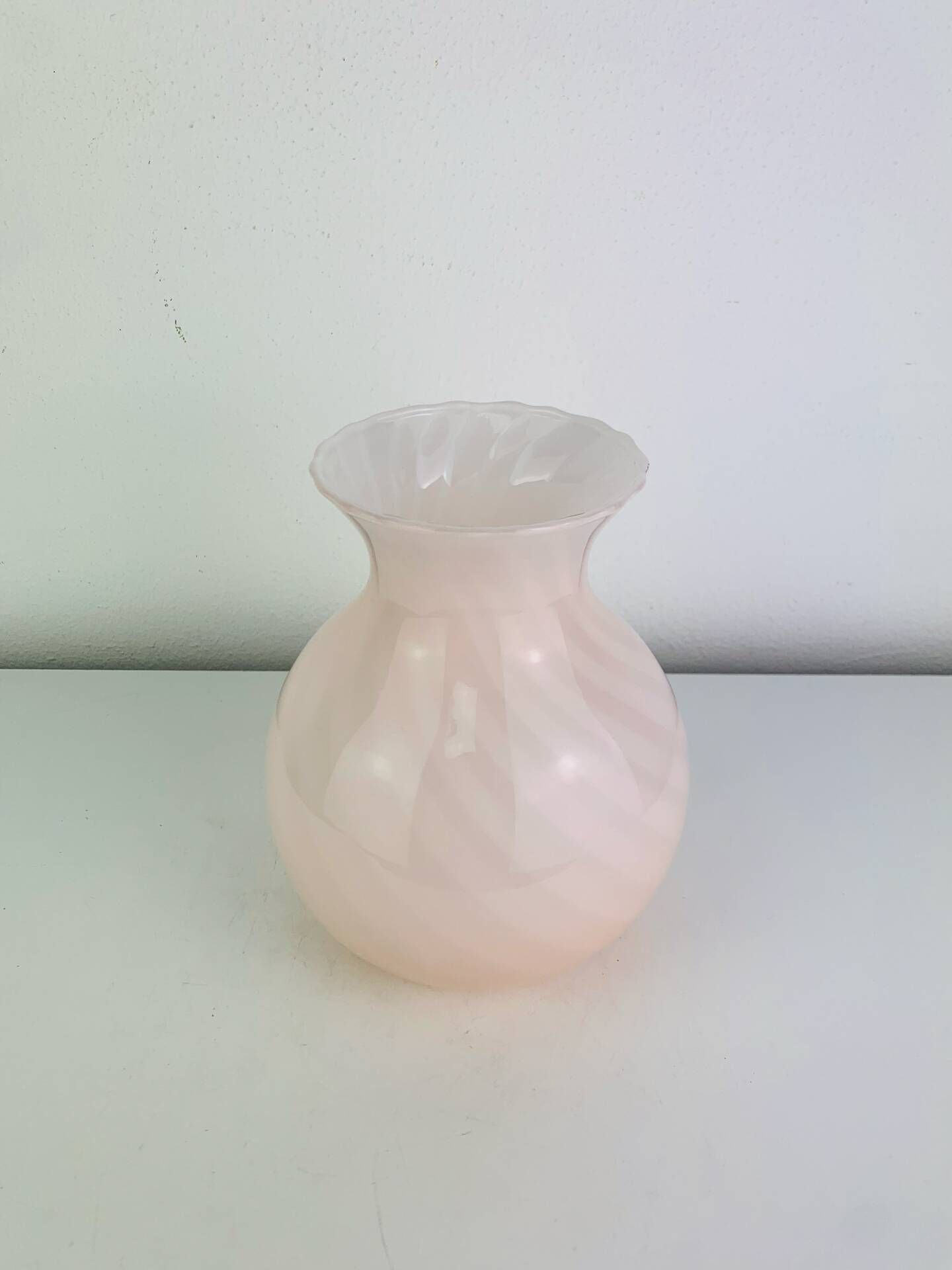 Blown glass vase from Murano, pink, Italy