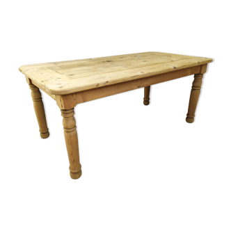 Farm table