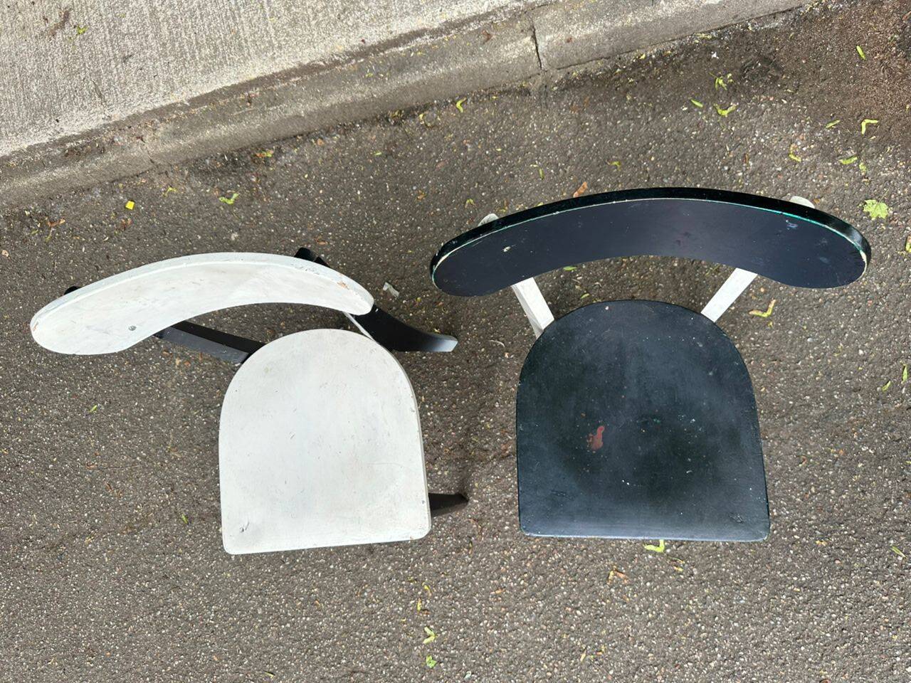 2 modernist chairs from the 1950s