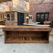 Oak counter from the early 20th century.