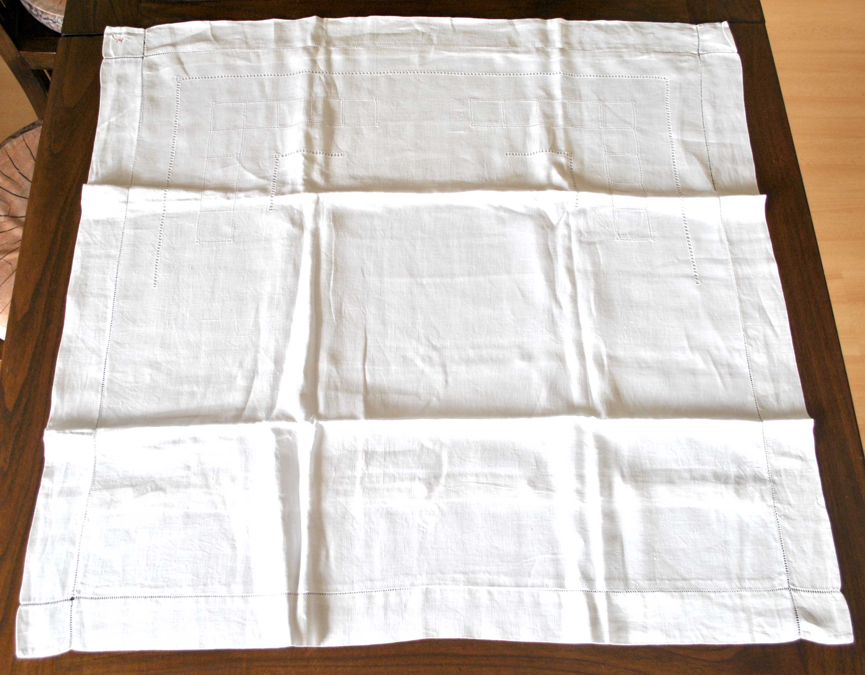 Vintage pillowcase in openwork white cotton 75x75