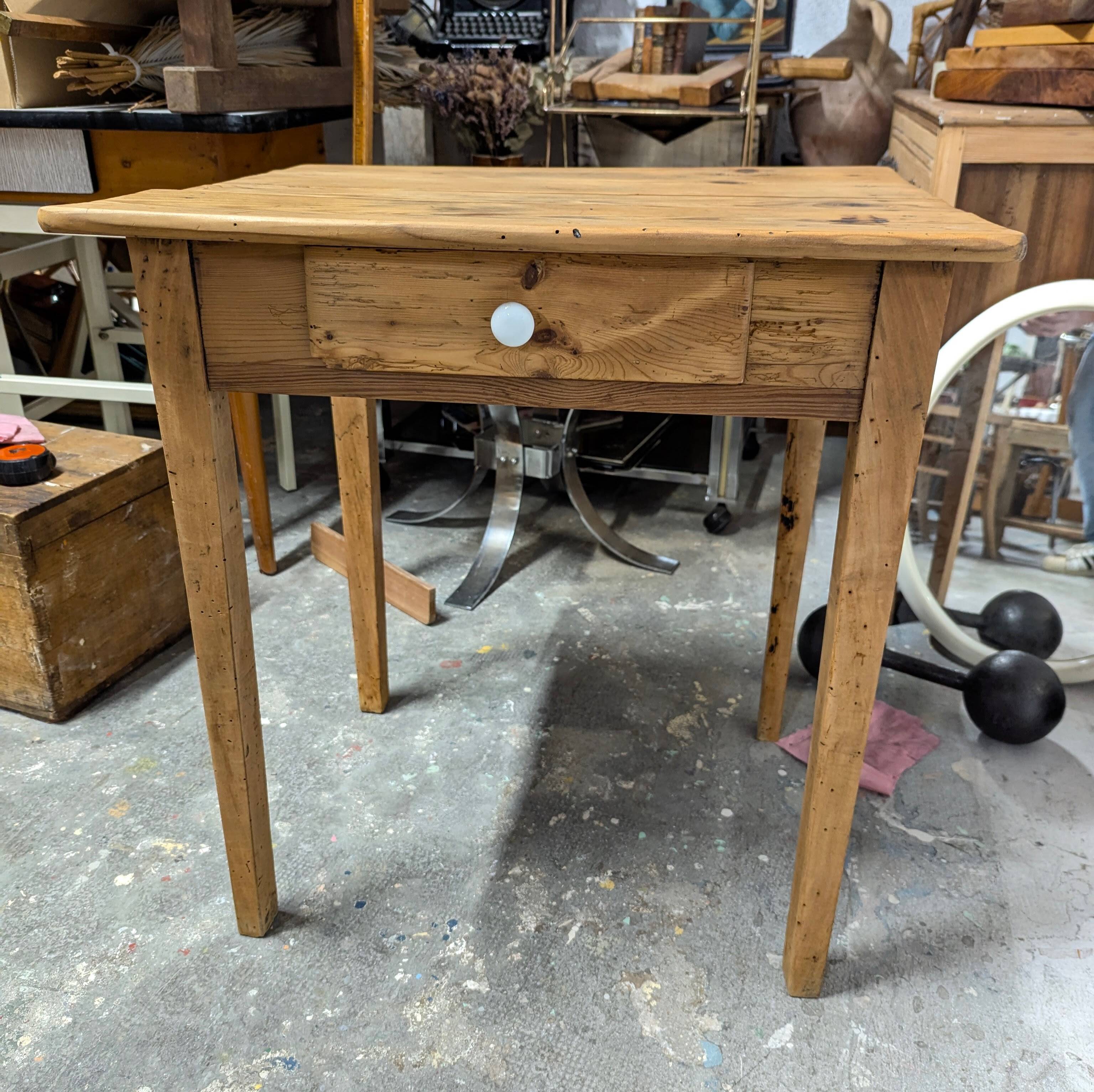 Petite table de ferme