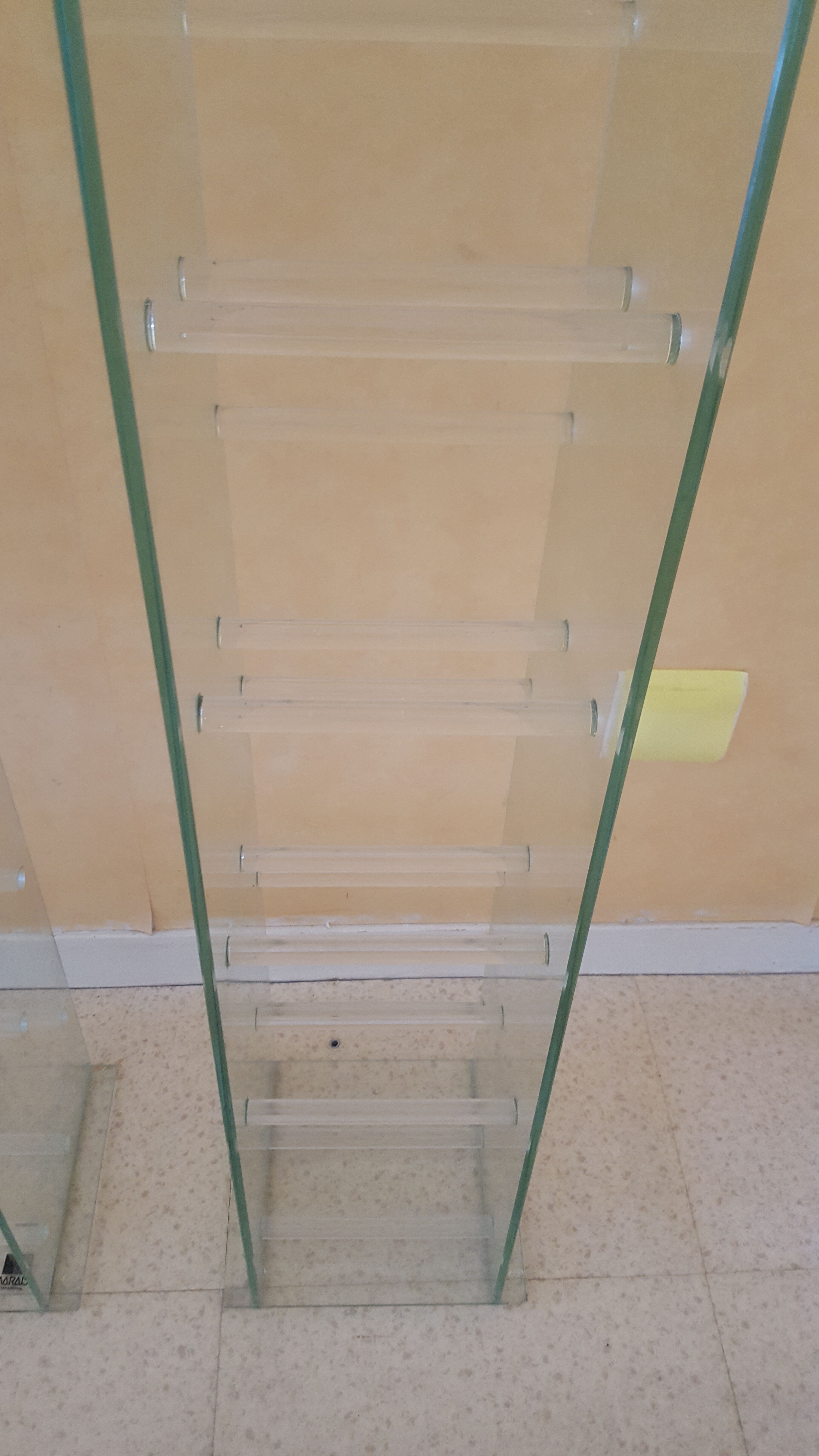 Glass CD rack Marais International