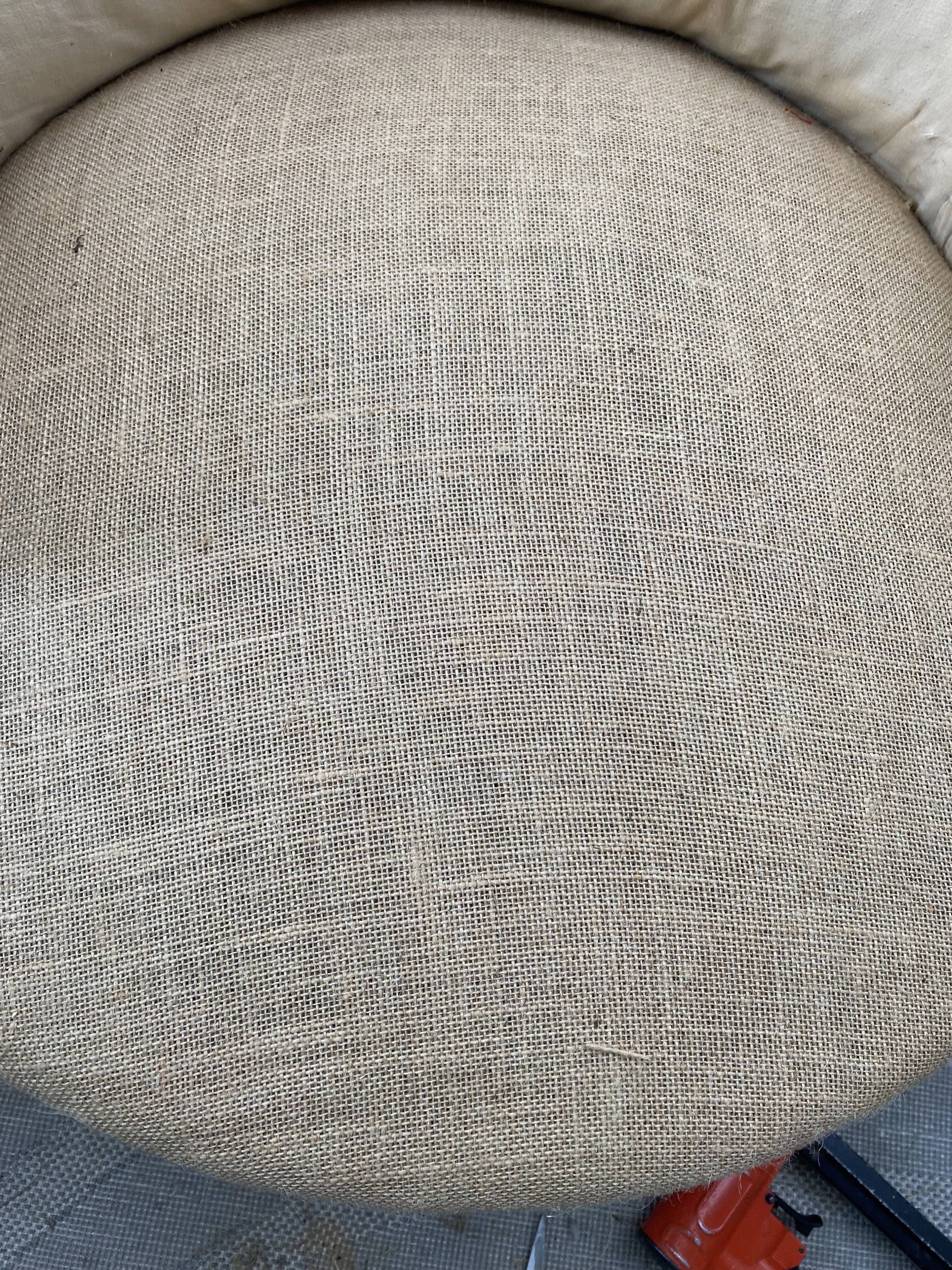 Fauteuil crapaud ancien restauré