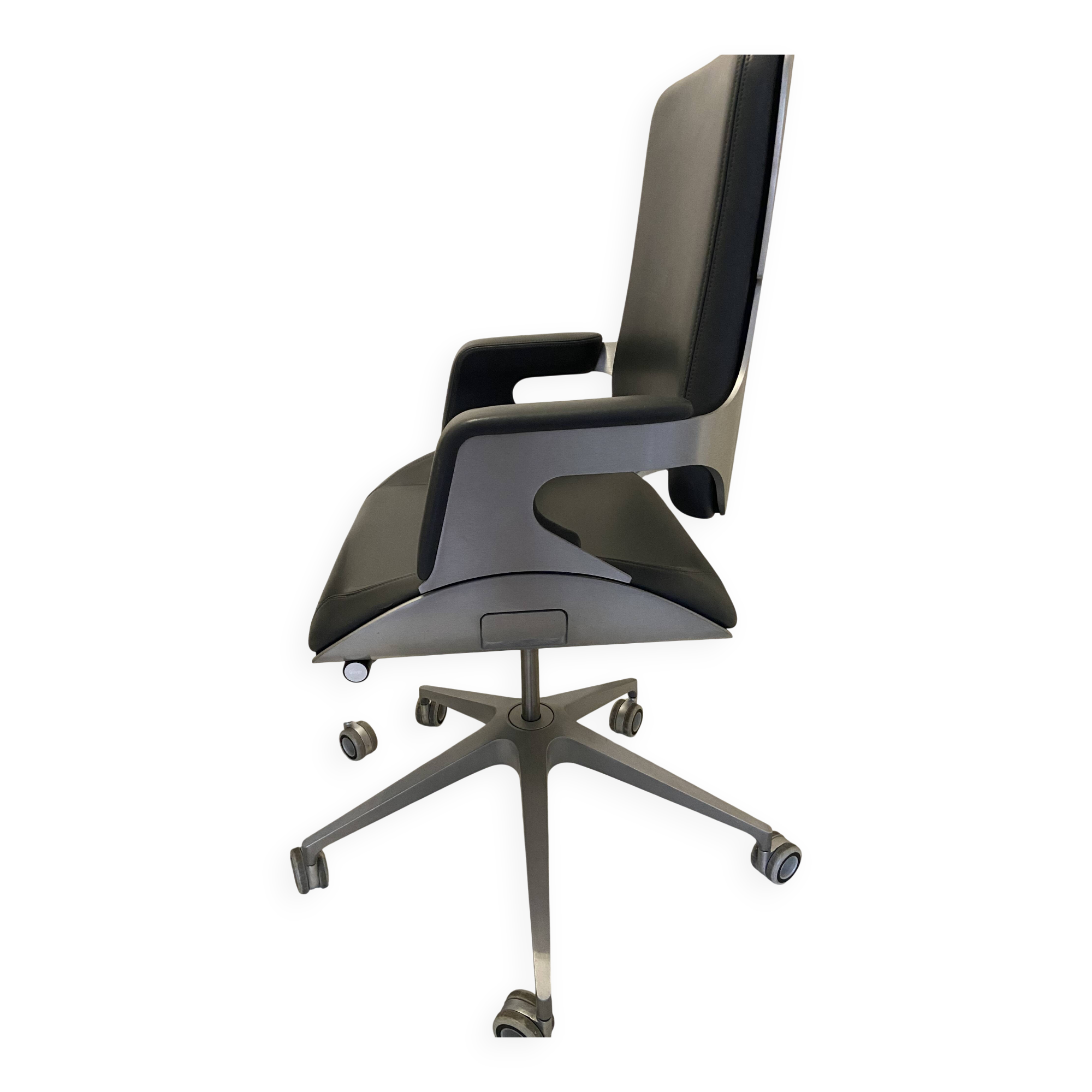 Interstuhl Silver 262S Executive Chair – Leather & Brushed Aluminium