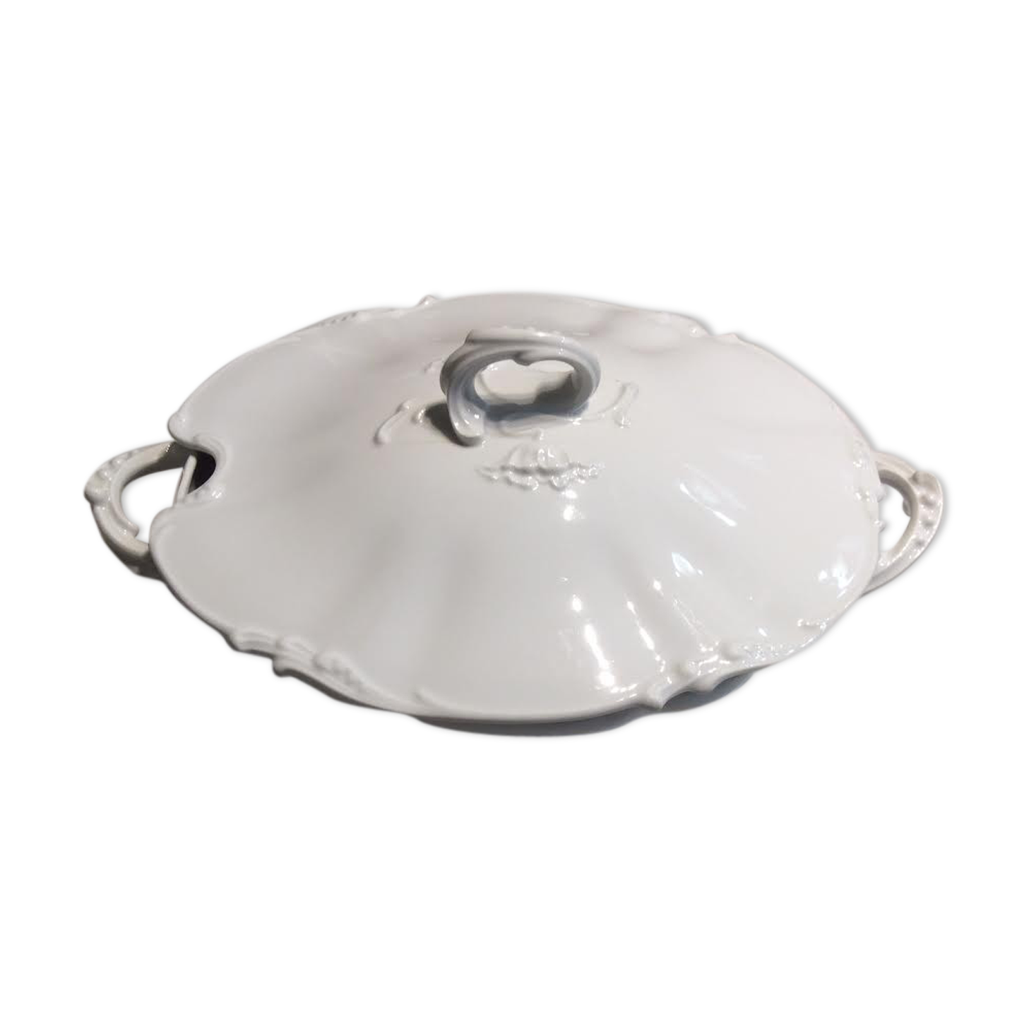 Porcelain soupière