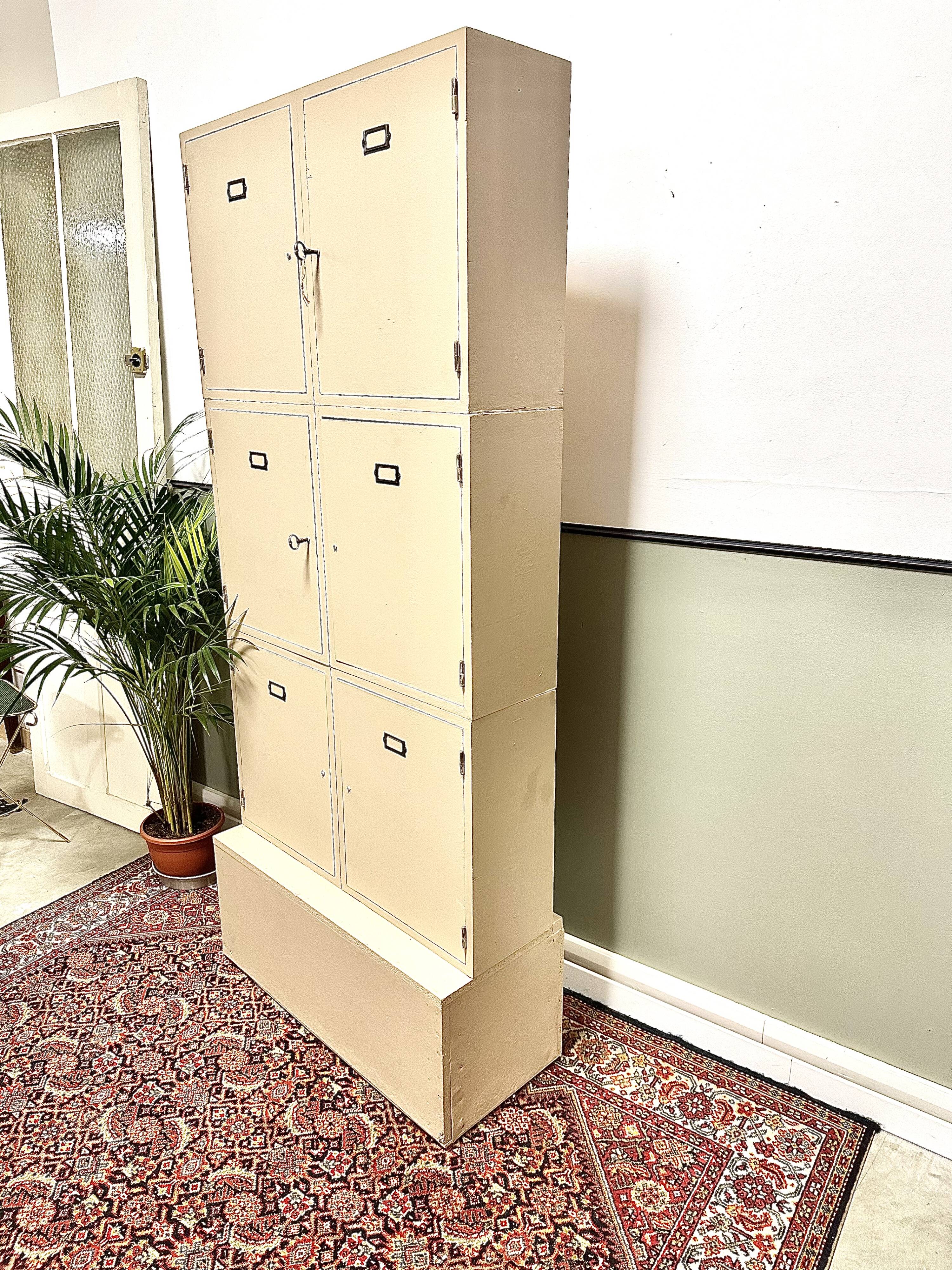 Workshop furniture with 6 cupboards