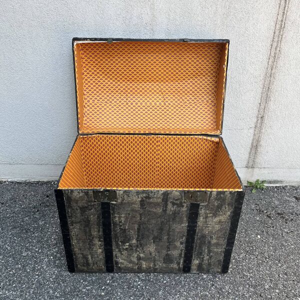 Ancienne malle en bois