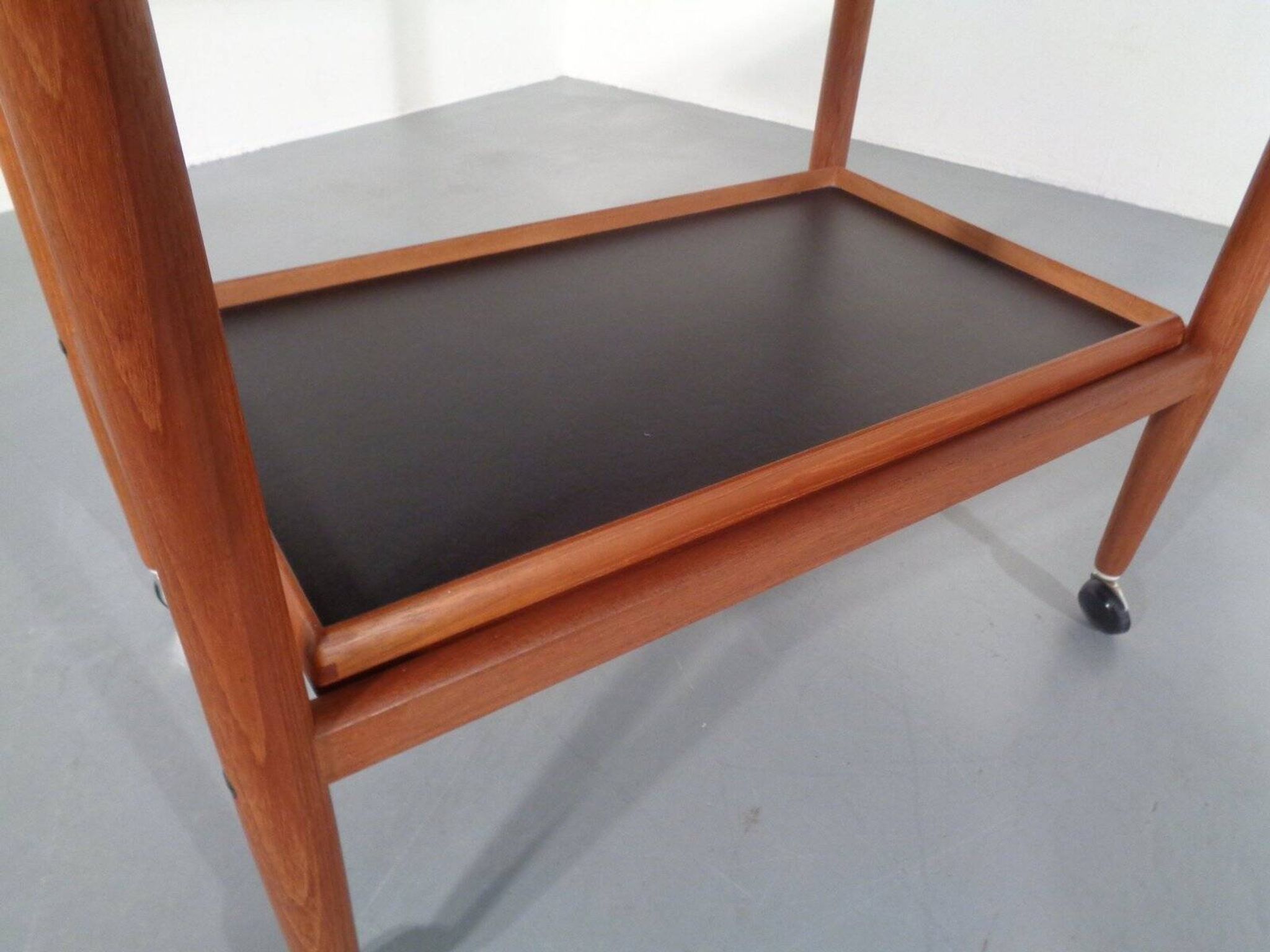 Teak Flip-Flop Expandable Cart with Removable Tray by Grete Jalk for Poul Jeppesens Møbelfabrik, Denmark, 1960s