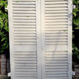 Pair of small shutters