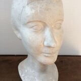 Platre jeune femme au chignon