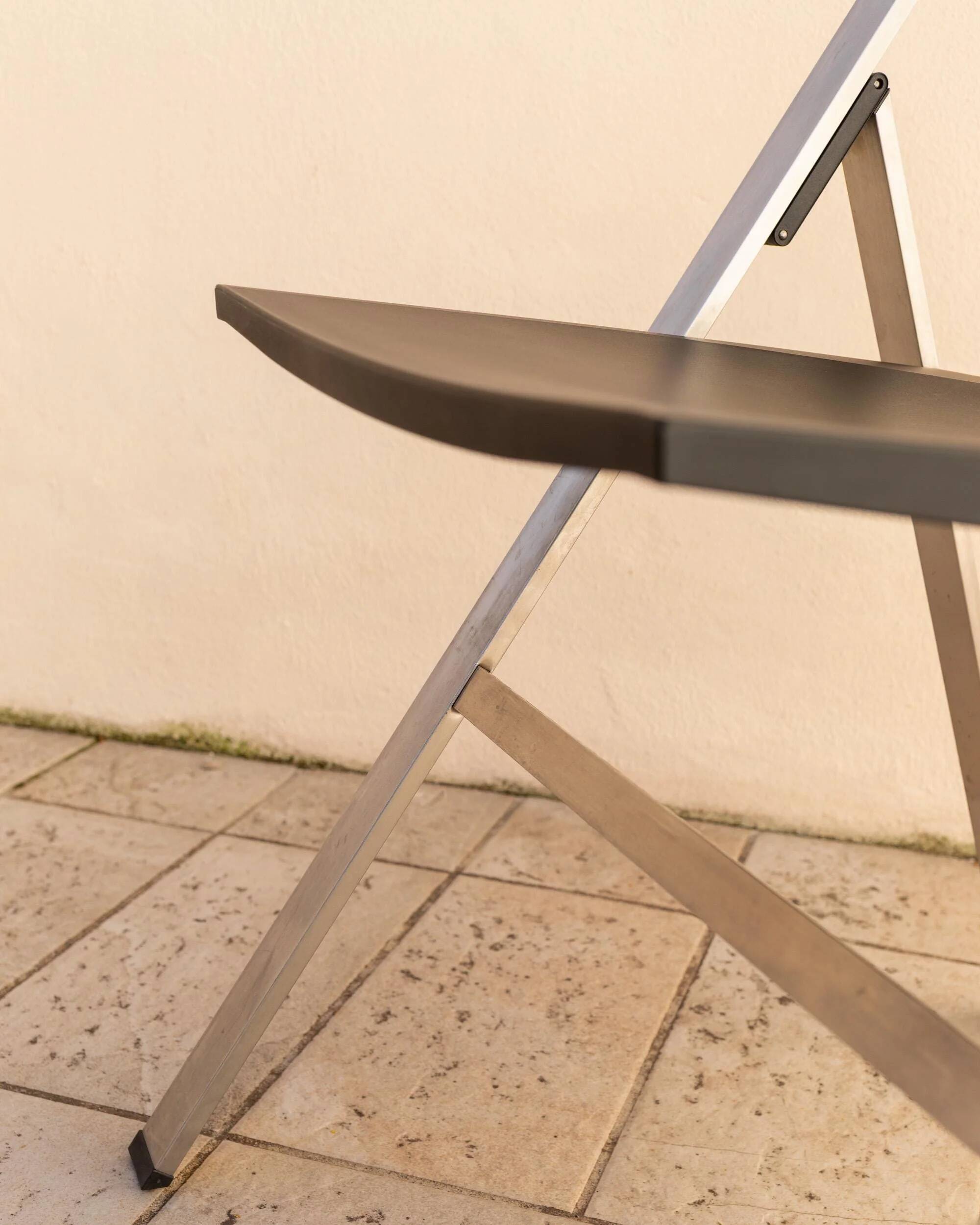 Vintage Tecno P08 folding chair from the 1990s, designed by Justus Kolberg.
