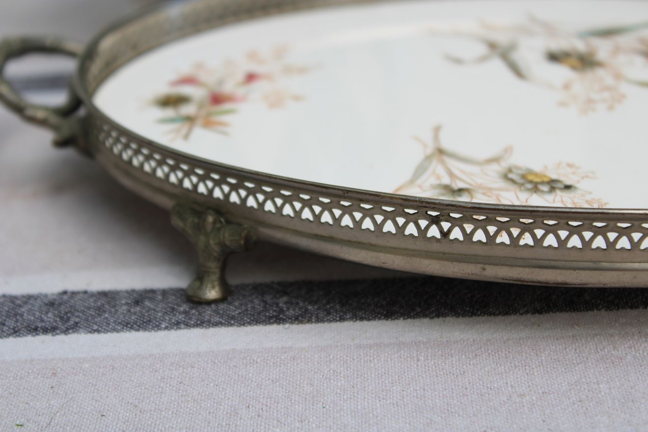 Oval ceramic top
