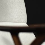 Fauteuil haut de salon vintage en teck et tissu bouclé blanc du milieu du siècle norvégien, années 1960