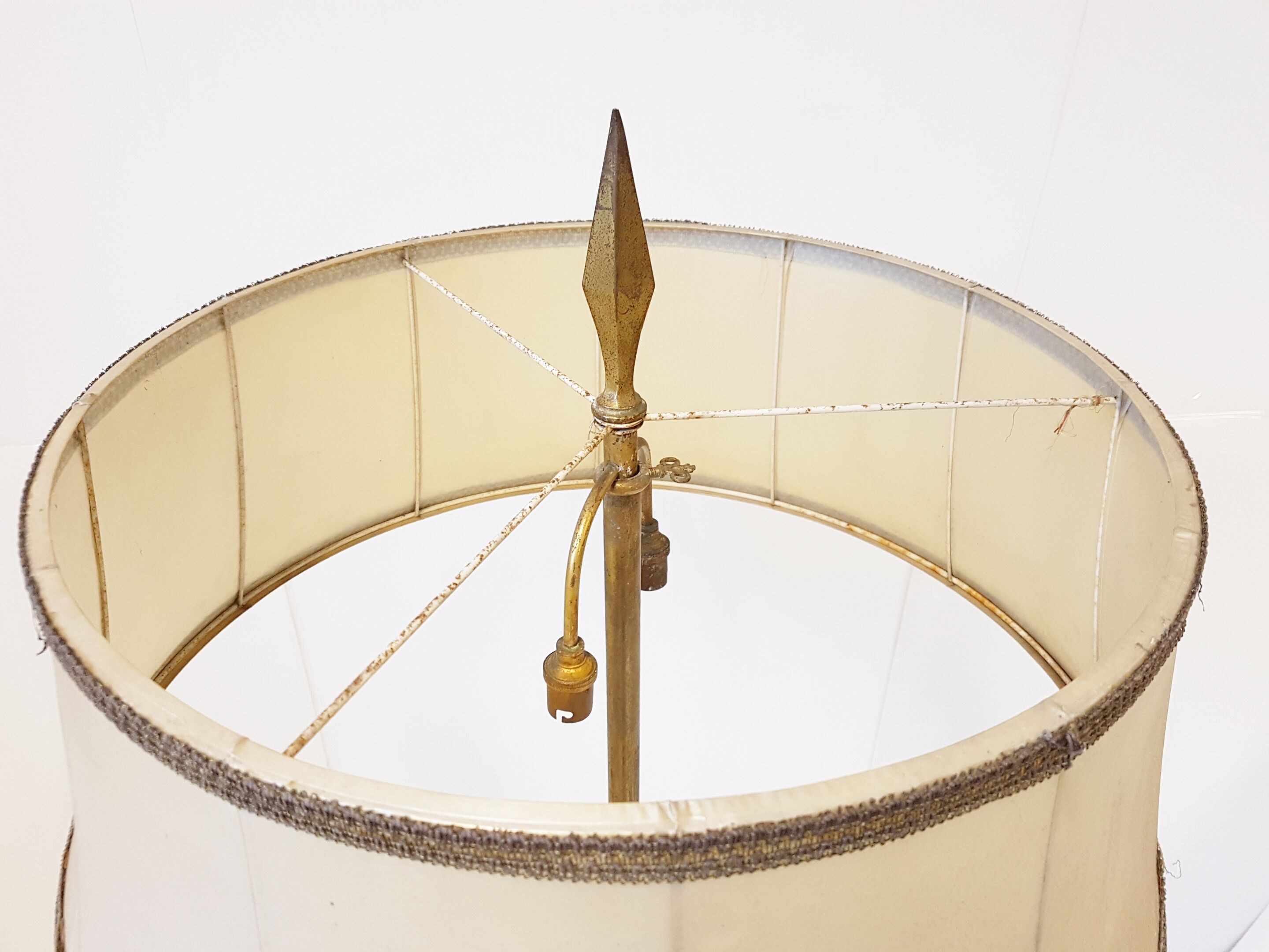Vintage 1950 lion paw floor lamp