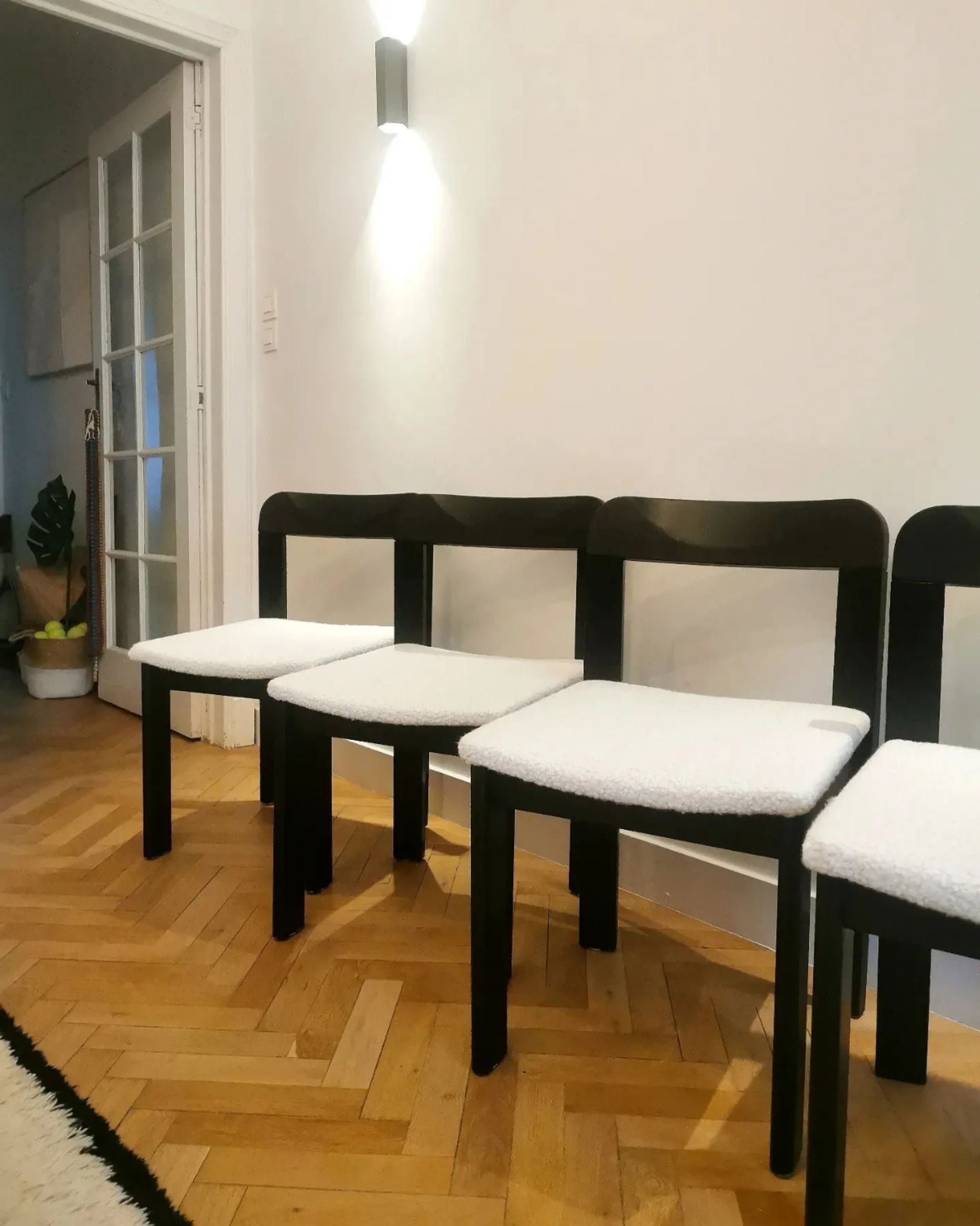 4 chairs